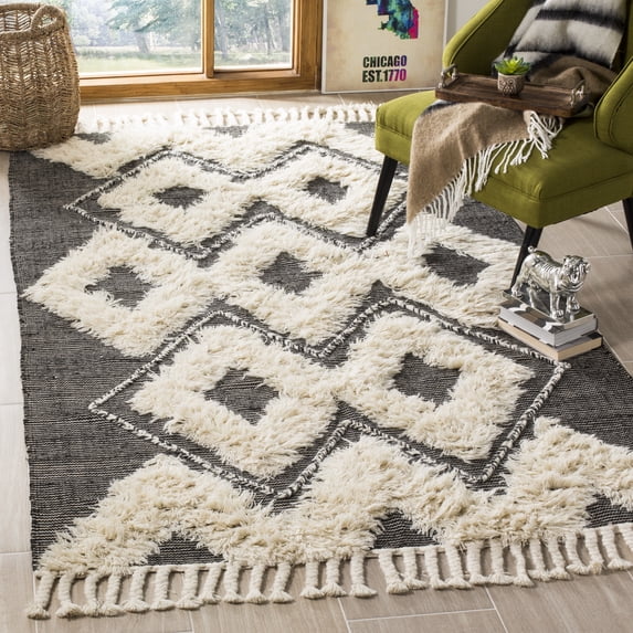 Safavieh Kenya Jannine Geometric Area Rug, Black/Ivory, 5' x 8'