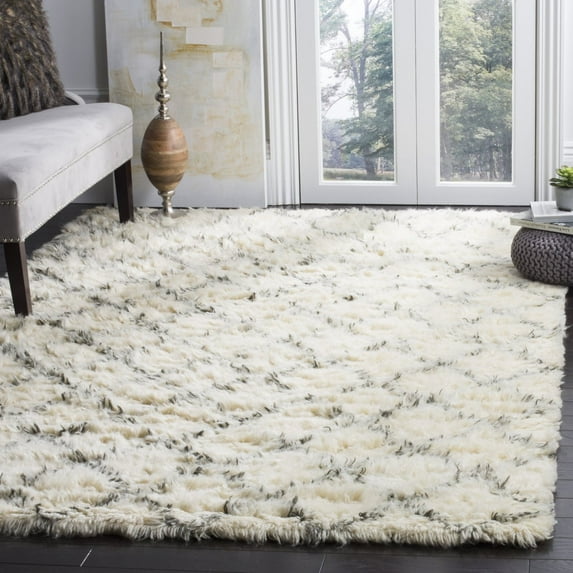 SAFAVIEH Kenya KNY404A Hand-knotted Ivory / Grey Rug