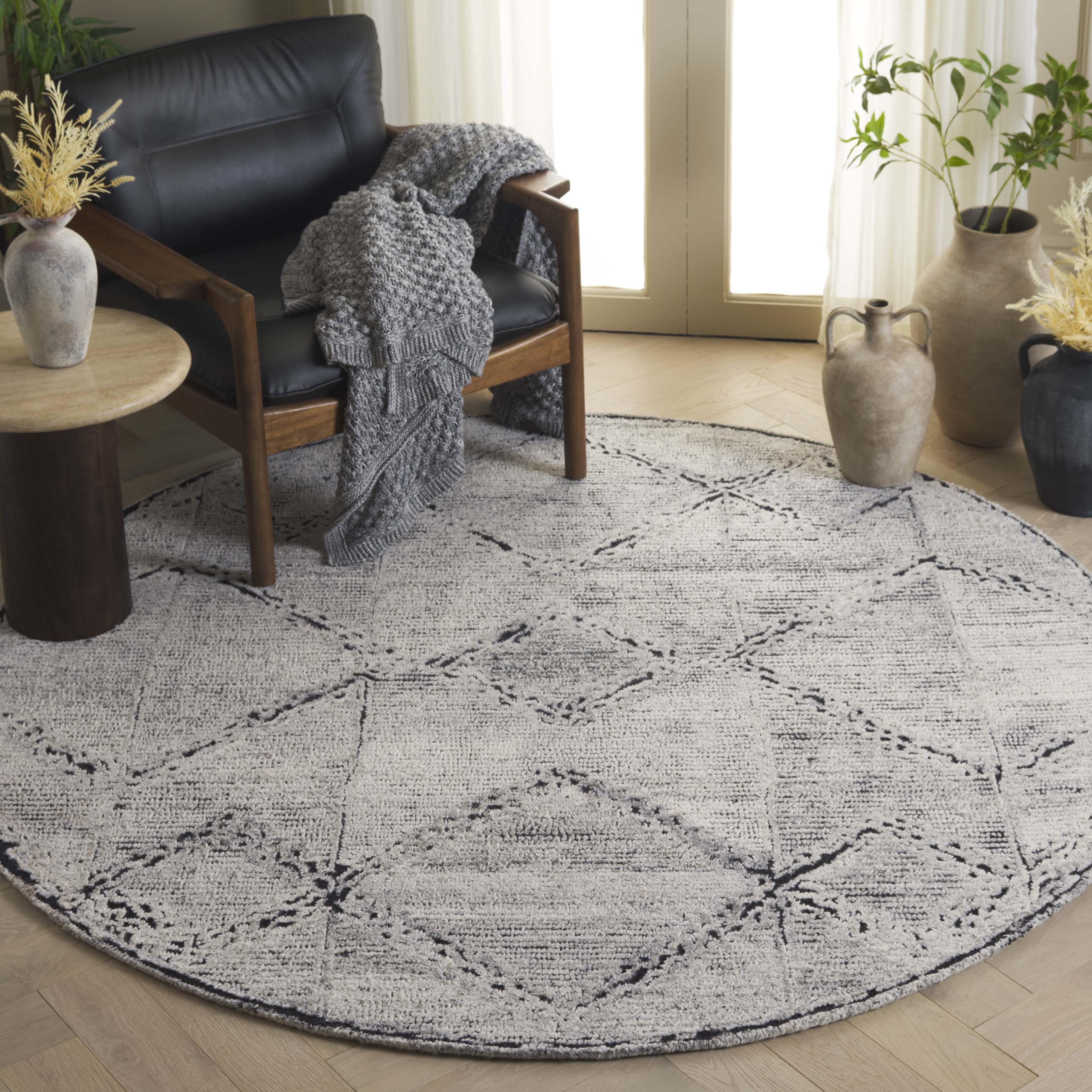Safavieh Kenya Lorelle Geometric Area Rug, Ivory/Black, 6' x 6' Round
