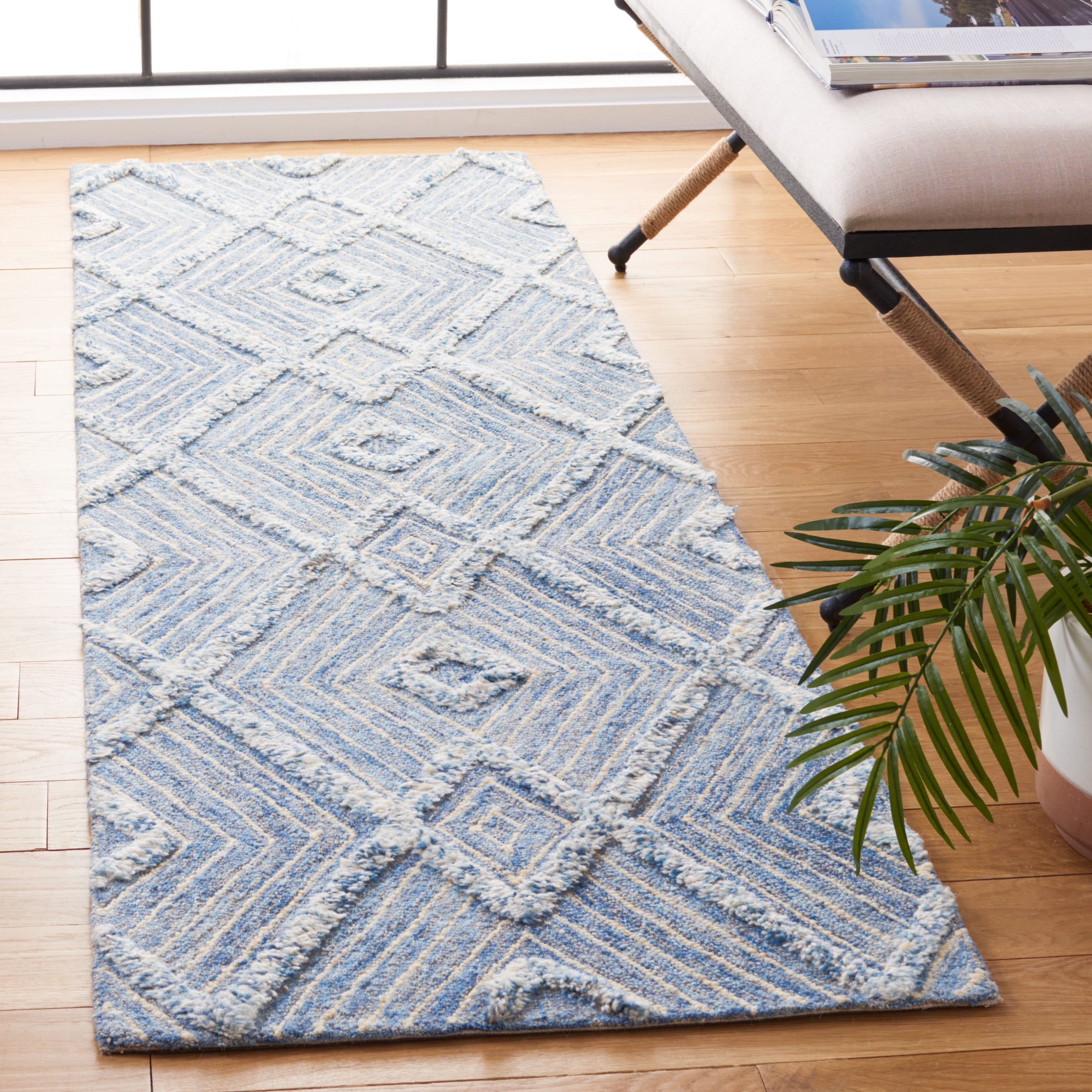Safavieh Kenya Shanika Diamond Runner Rug, Blue/Ivory, 2'3" x 8'