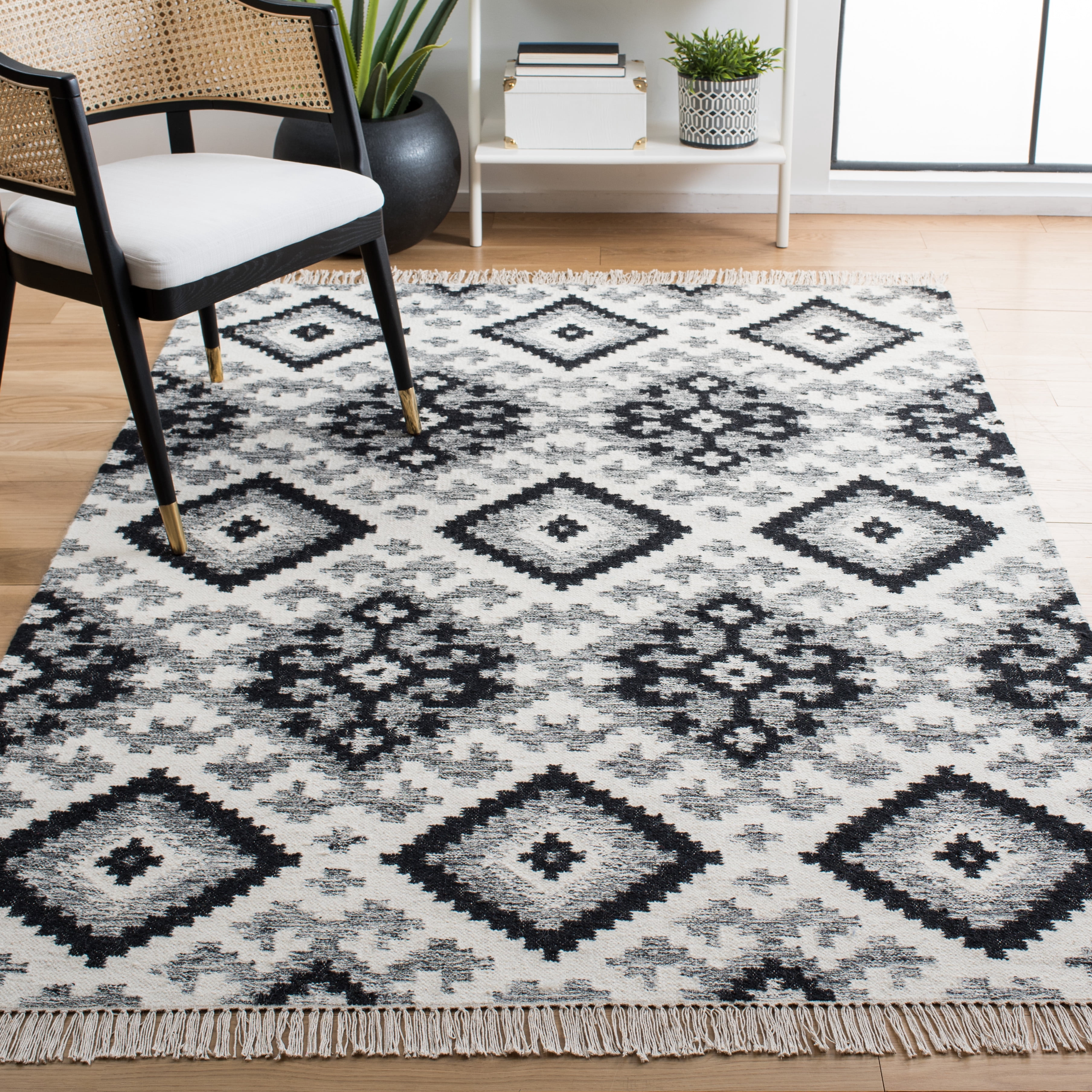 Safavieh Kilim Alaina Diamond Area Rug, Ivory/Black, 8' x 10'