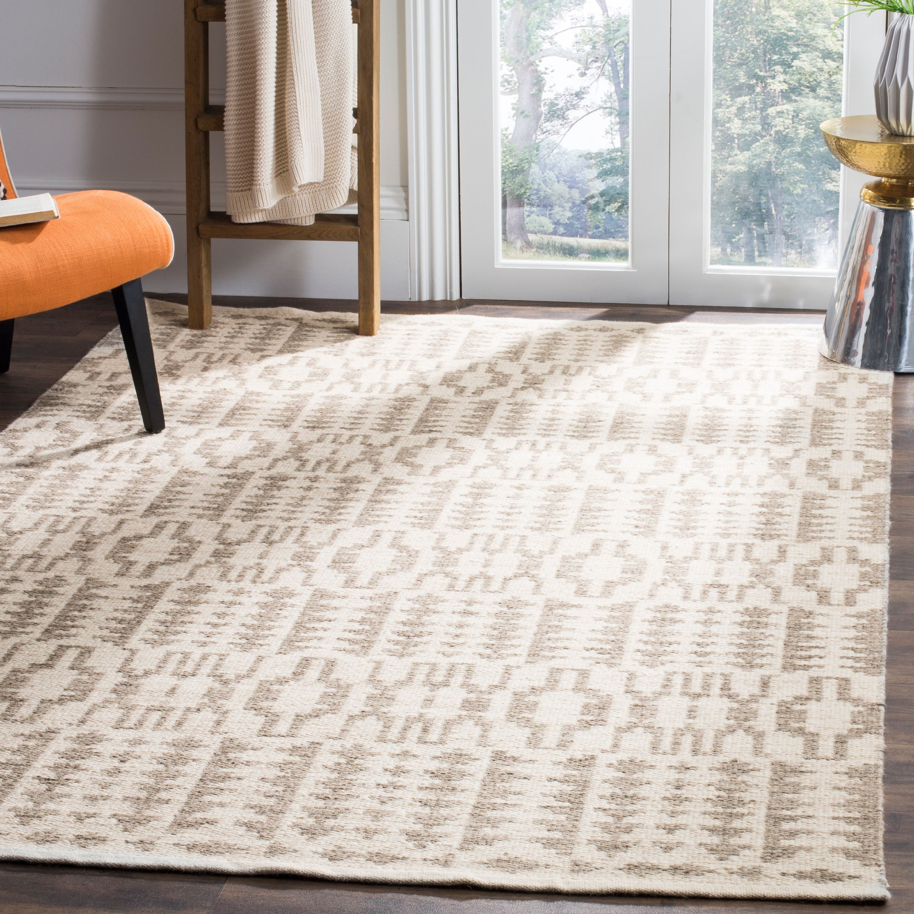 Nomadic Essence Hand-Woven Gray Geometric Wool Area Rug 4' x 6'