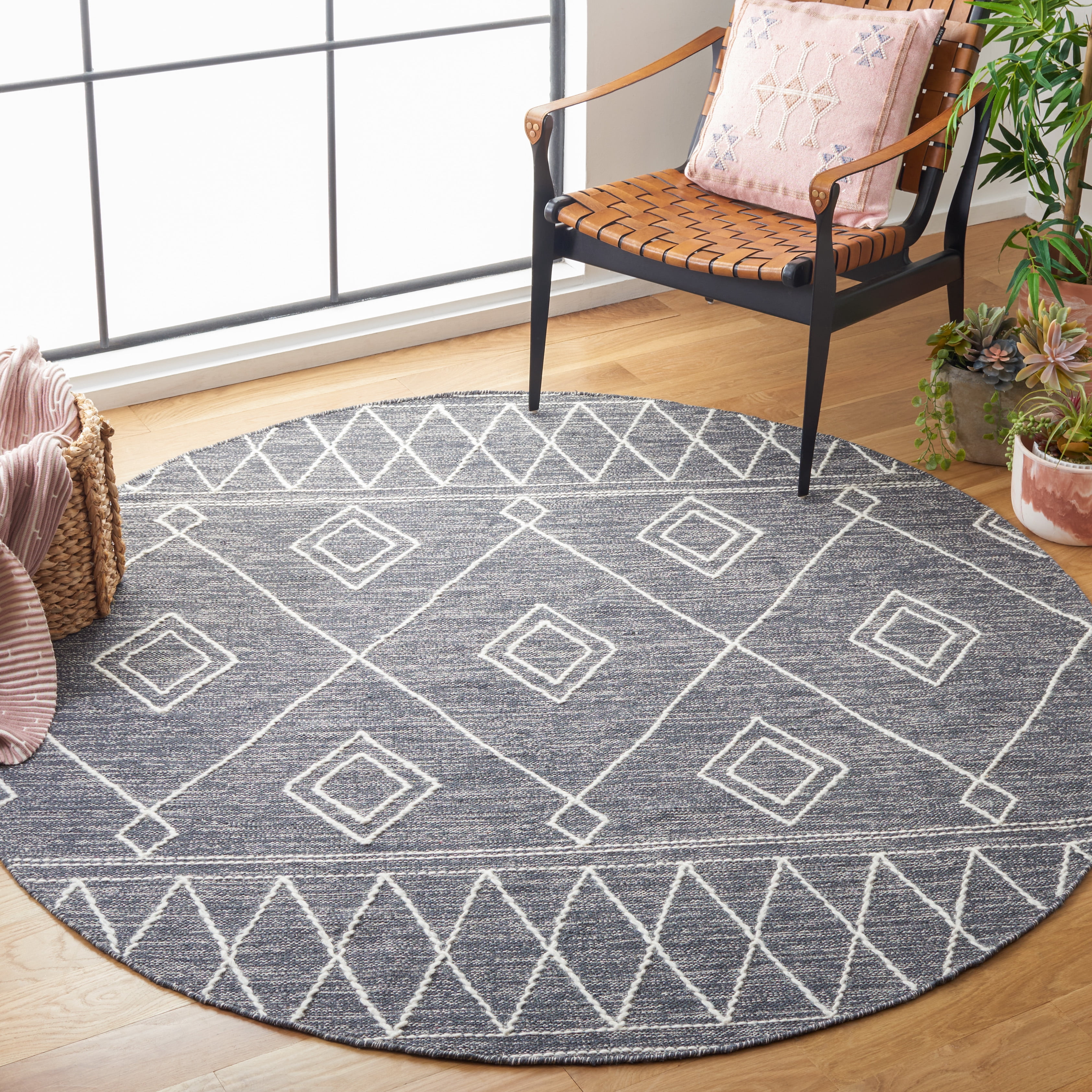 Safavieh Kilim Chloe Tribal Area Rug, Charcoal/Ivory, 6' x 6' Round