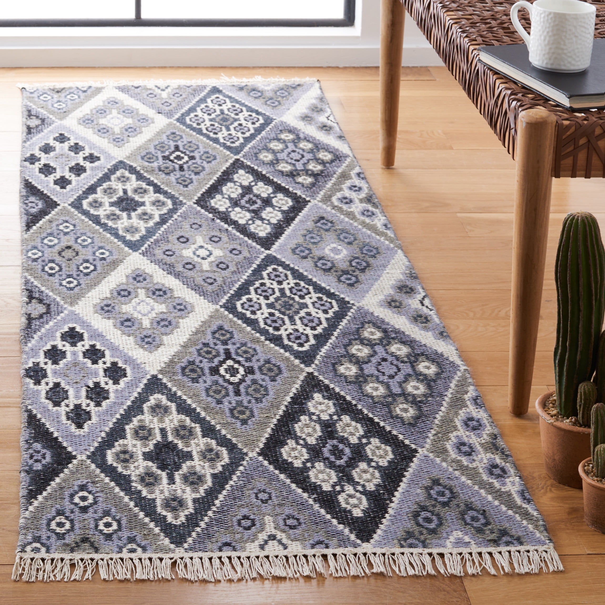 Safavieh Kilim Derrick Tribal Wool Runner Rug, Black/Gray, 2'3" x 7'
