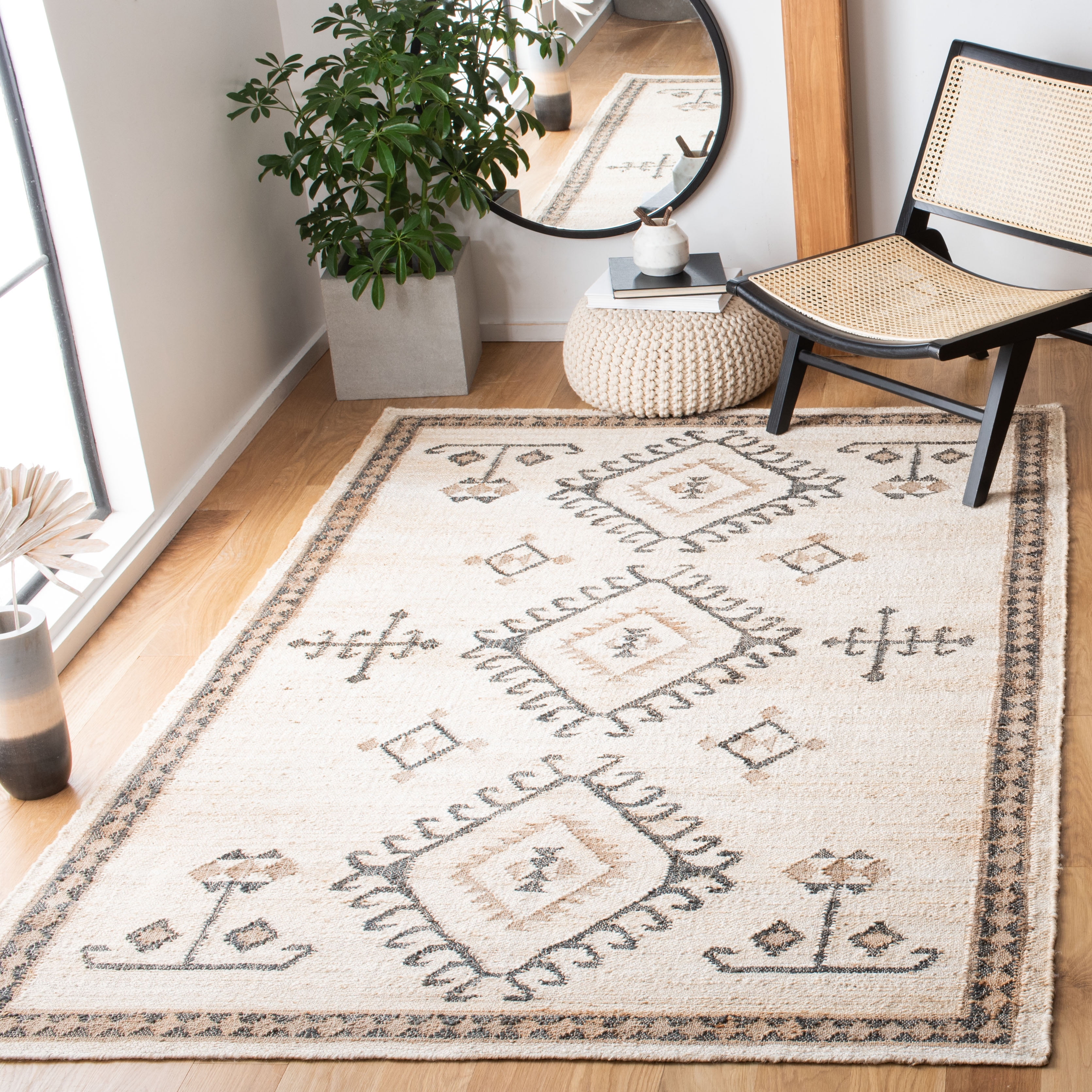 Safavieh Kilim Lisette Tribal Area Rug, Ivory/Black, 2' x 3'