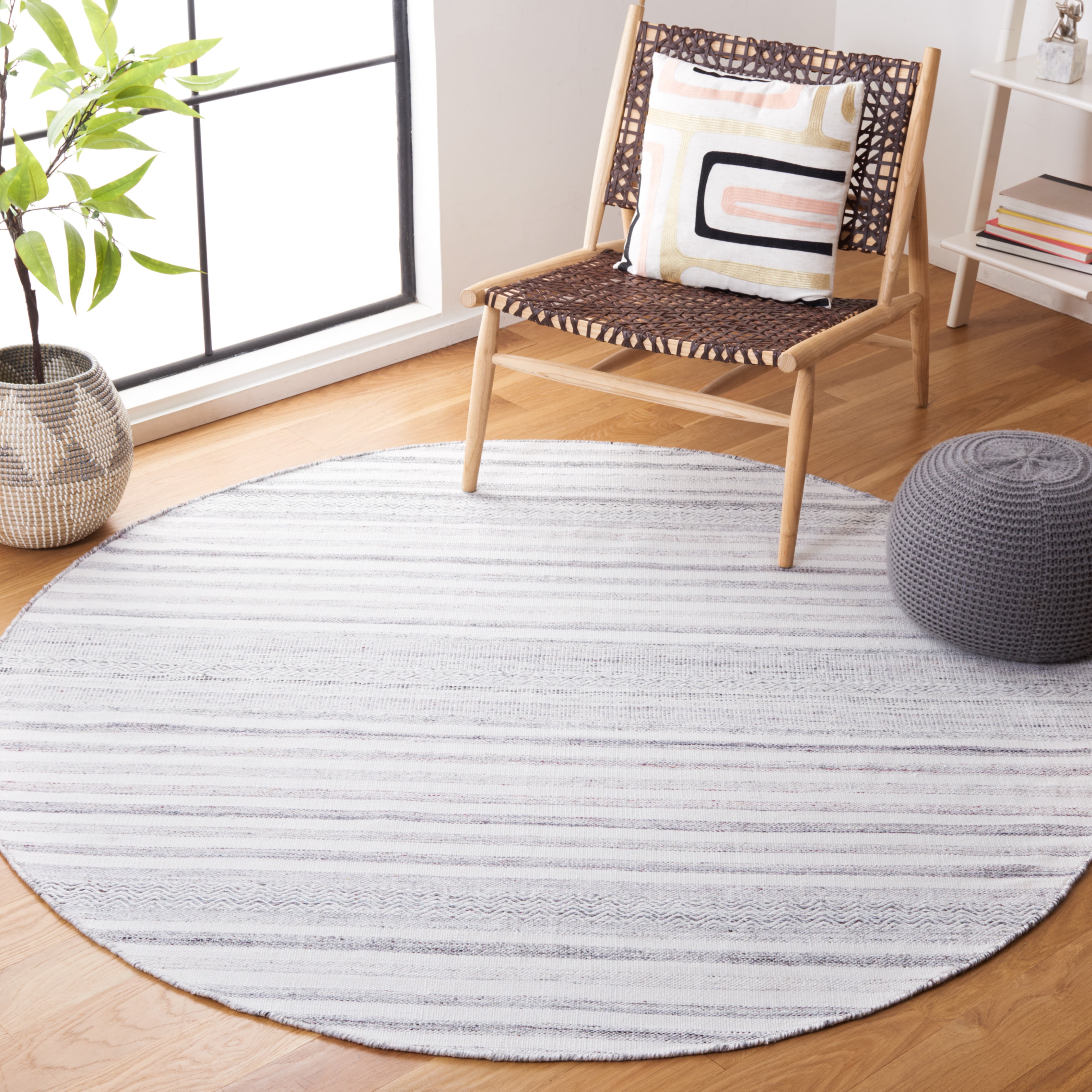 Safavieh Kilim Mckayla Striped Polyester Area Rug, Ivory/Light Gray, 6' x 6' Round