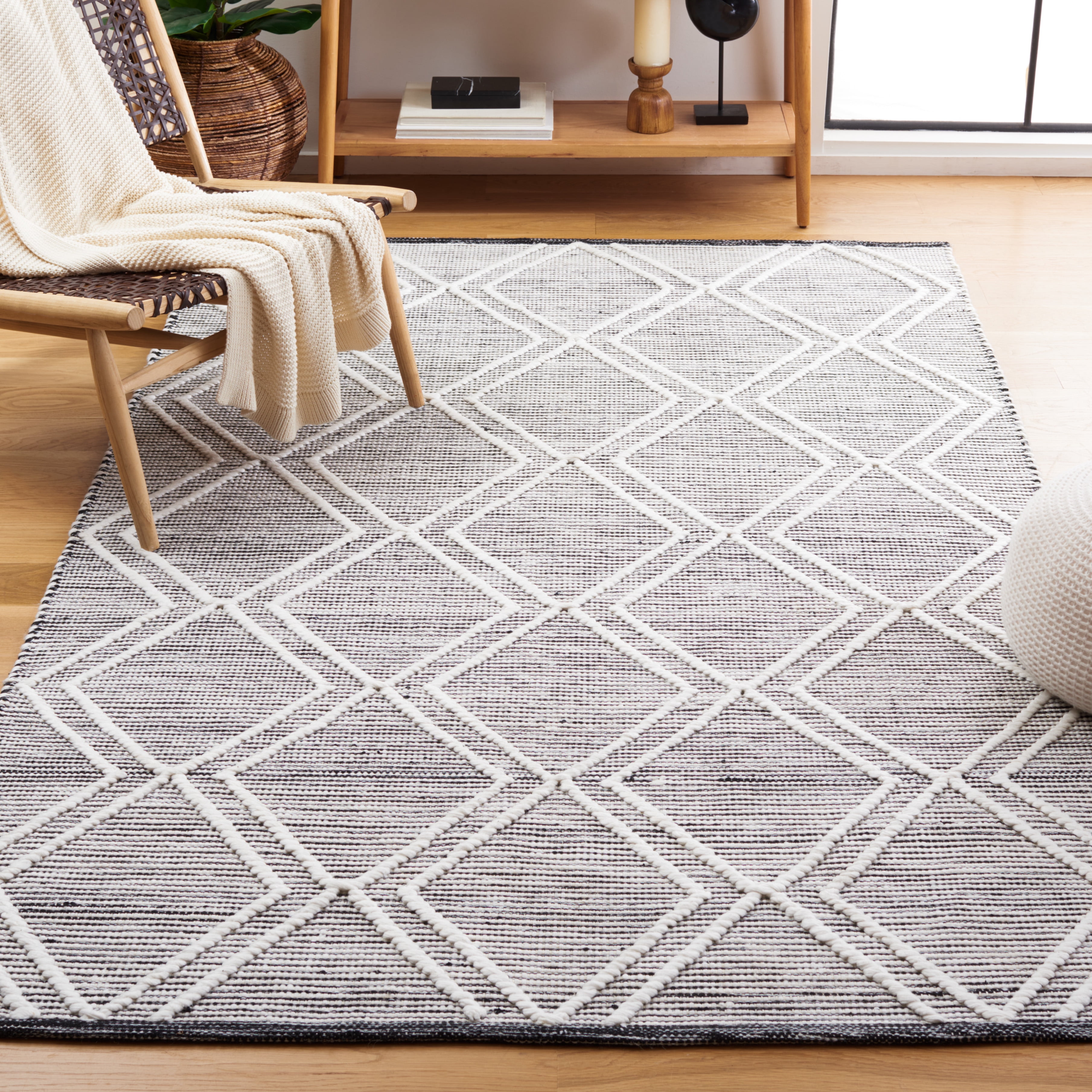 Safavieh Kilim Meryll Diamond Polyester Area Rug, Black/Ivory, 6' x 9'