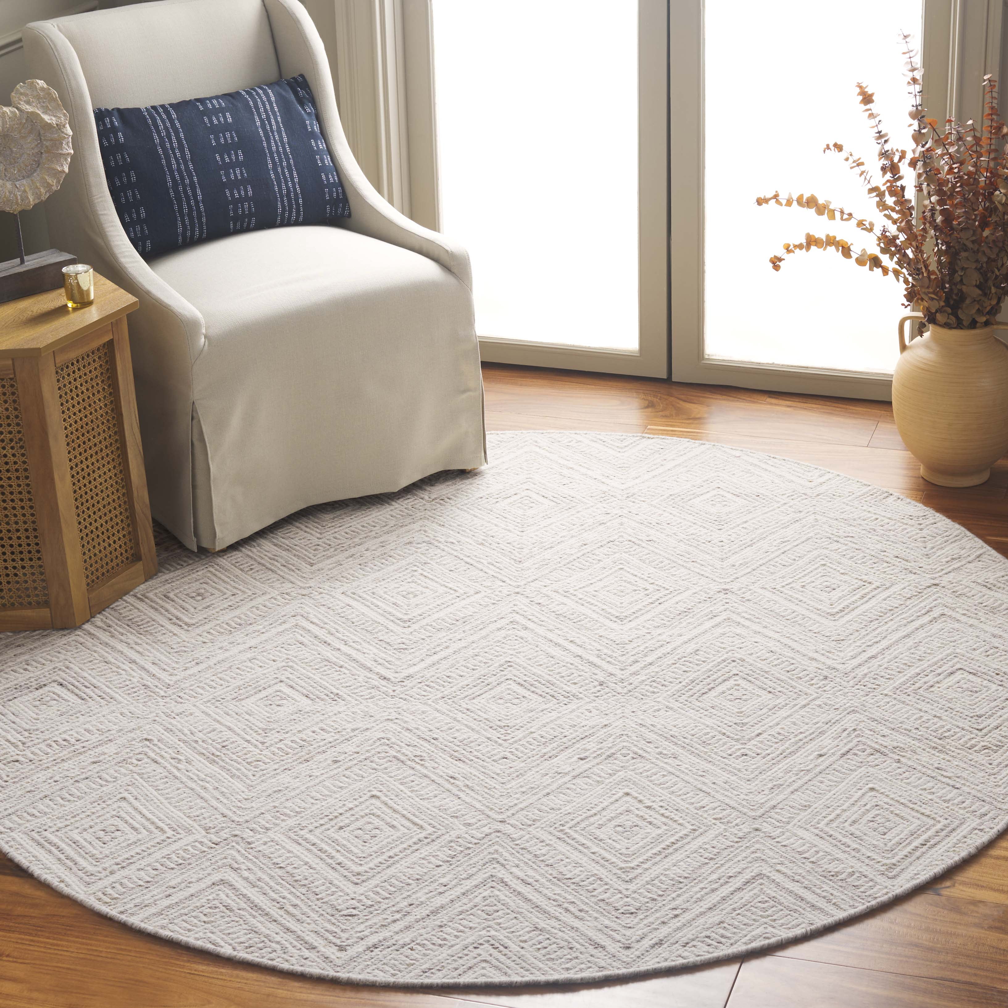 Safavieh Kilim Shannon Diamond Area Rug, Beige/Ivory, 6' x 6' Round