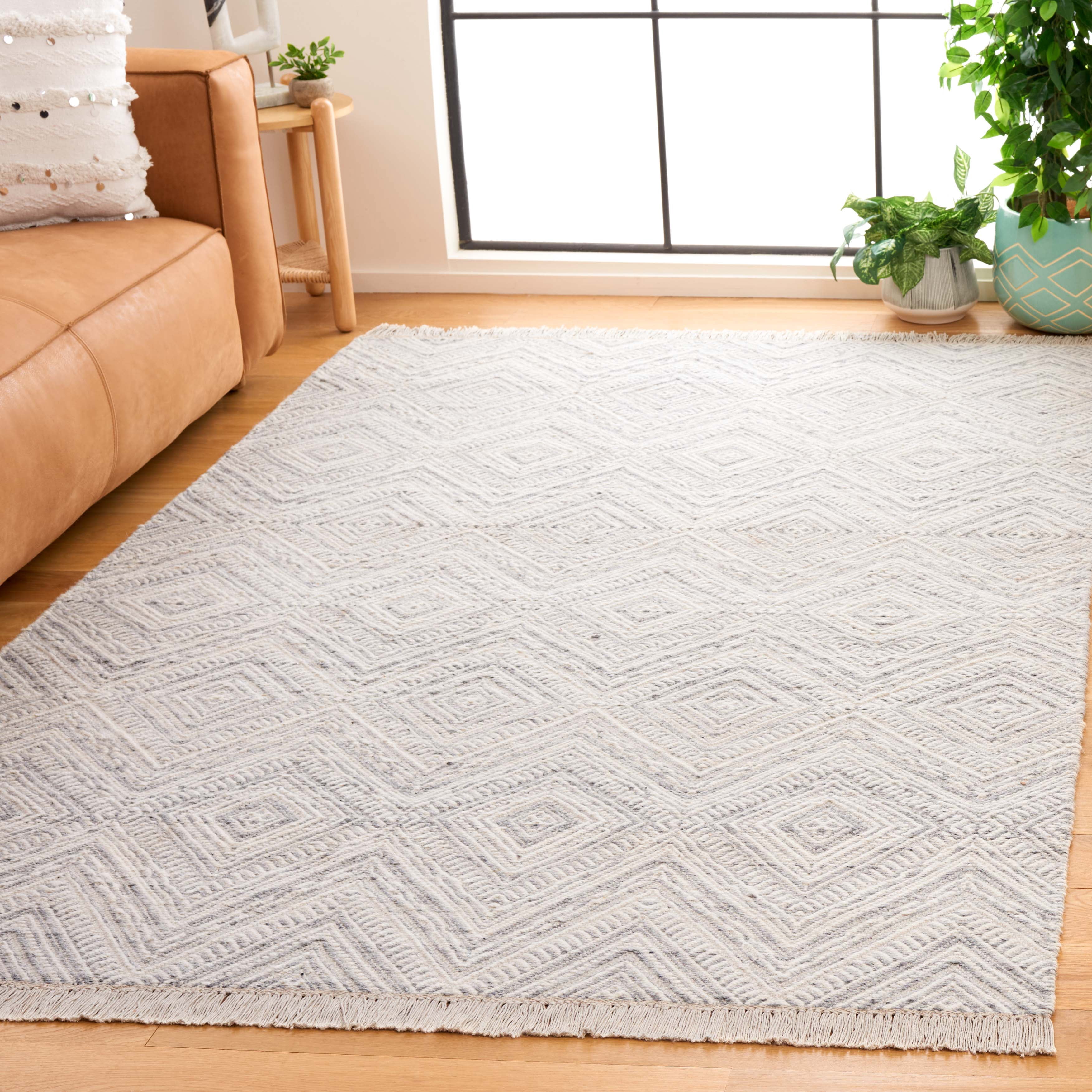 Safavieh Kilim Shannon Diamond Area Rug, Light Gray/Ivory, 3' x 5'