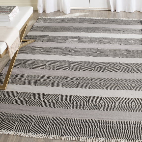 Safavieh Kilim Tama Striped Area Rug, Gray/Black, 5' x 8'