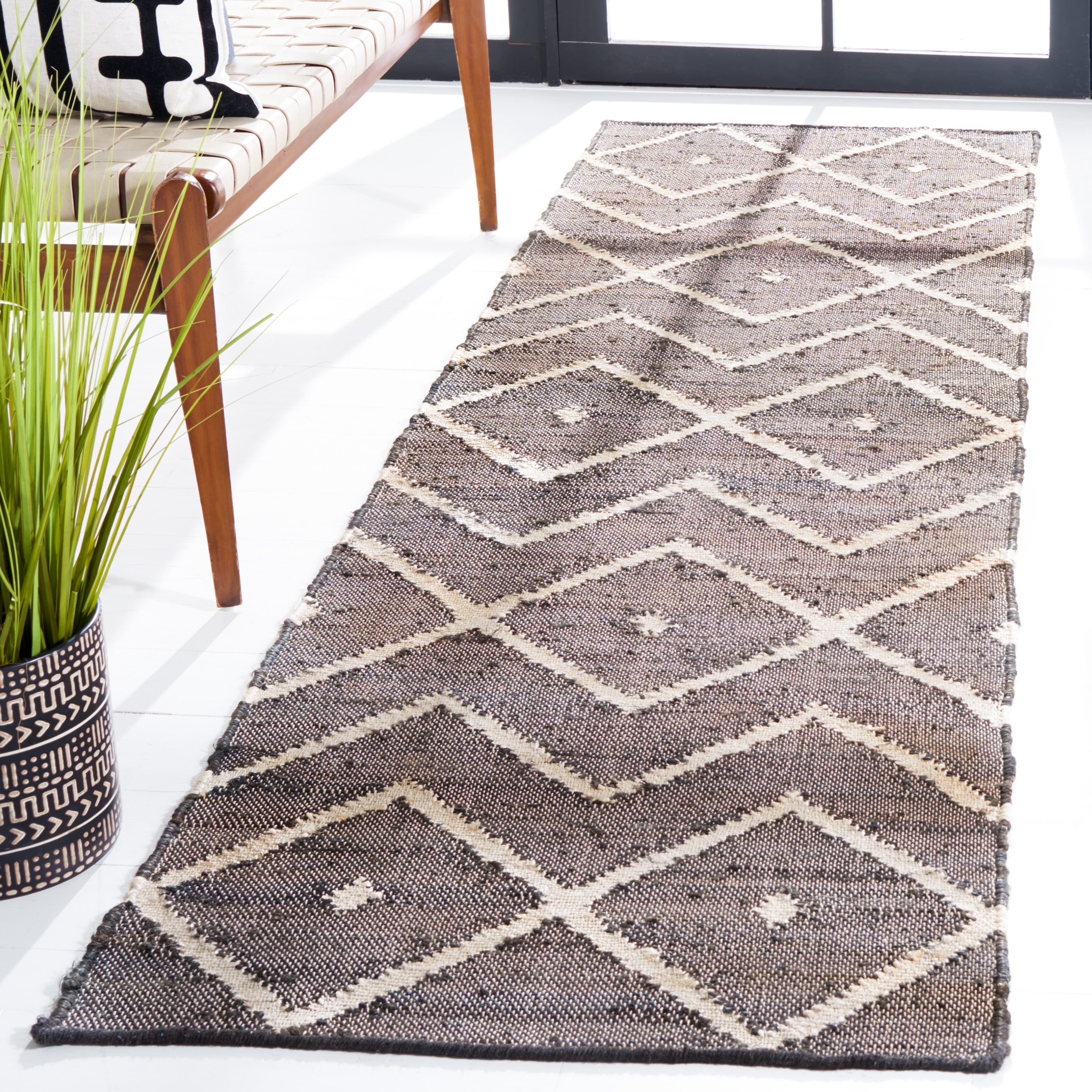 Safavieh Kilim Wesley Geometric Runner Rug, Charcoal/Natural, 2'3" x 8'