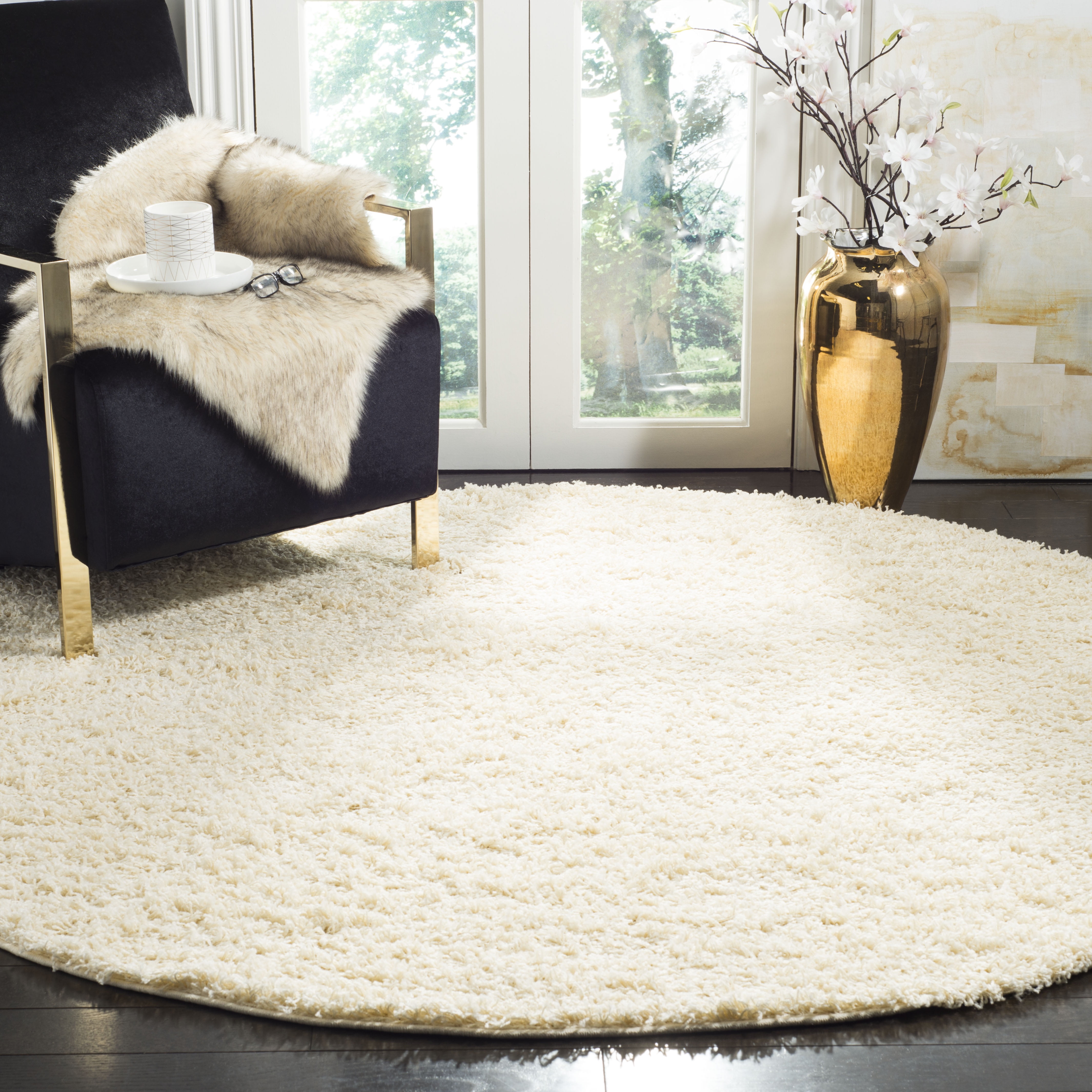 Solid Plush Rug SAFAVIEH Lavena Solid Plush Shag Area Rug, Ivory, 6'7