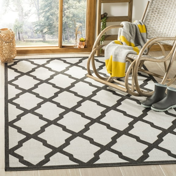 SAFAVIEH Linden Gamal Geometric Area Rug, Light Grey/Charcoal, 4' x 6'