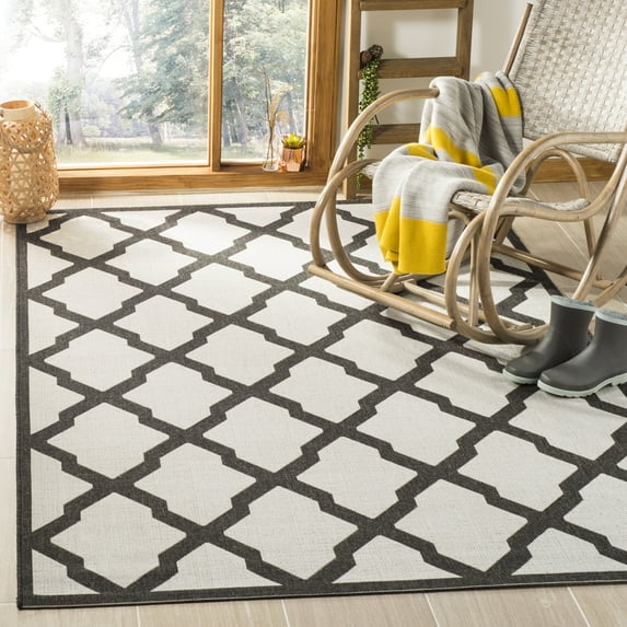 Safavieh Linden Gamal Geometric Indoor/Outdoor Area Rug, Light Gray/Charcoal, 5'3" x 7'6"