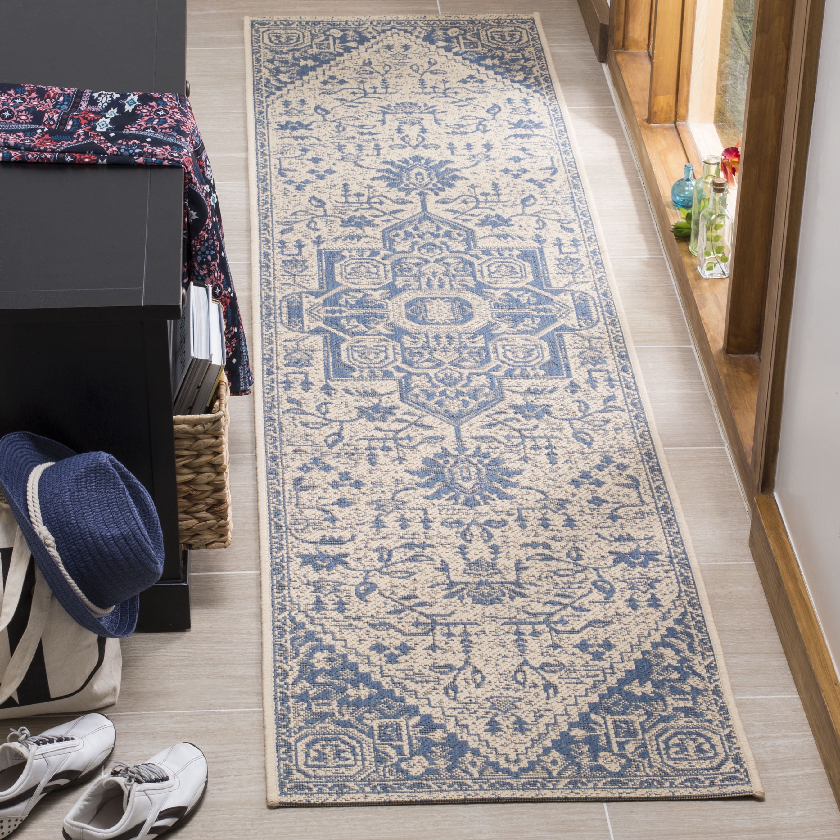 SAFAVIEH Linden Georgene Floral Runner Rug, Blue/Cream, 2' x 8'