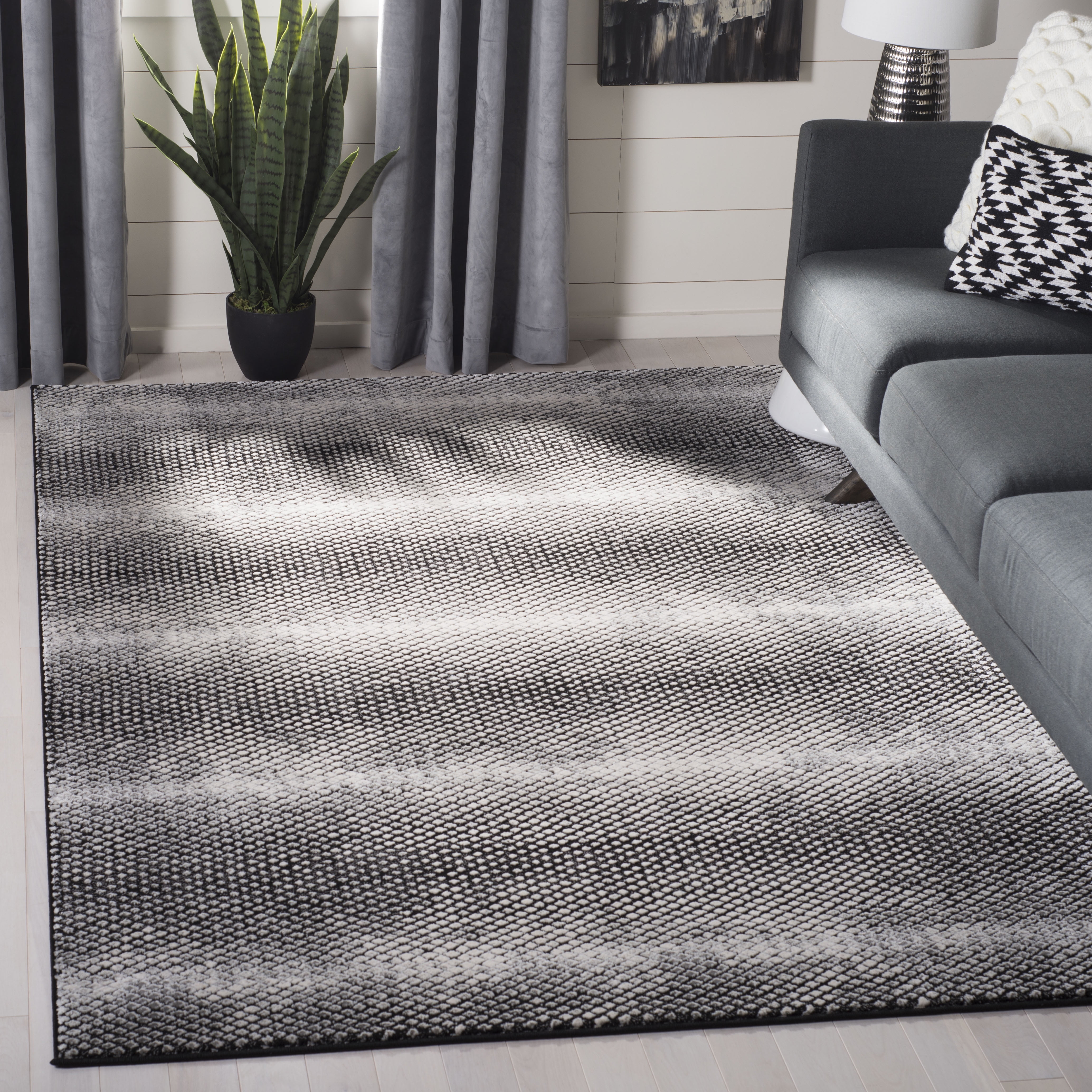 Lurex Abstract Black and Ivory Synthetic 4' x 6' Area Rug