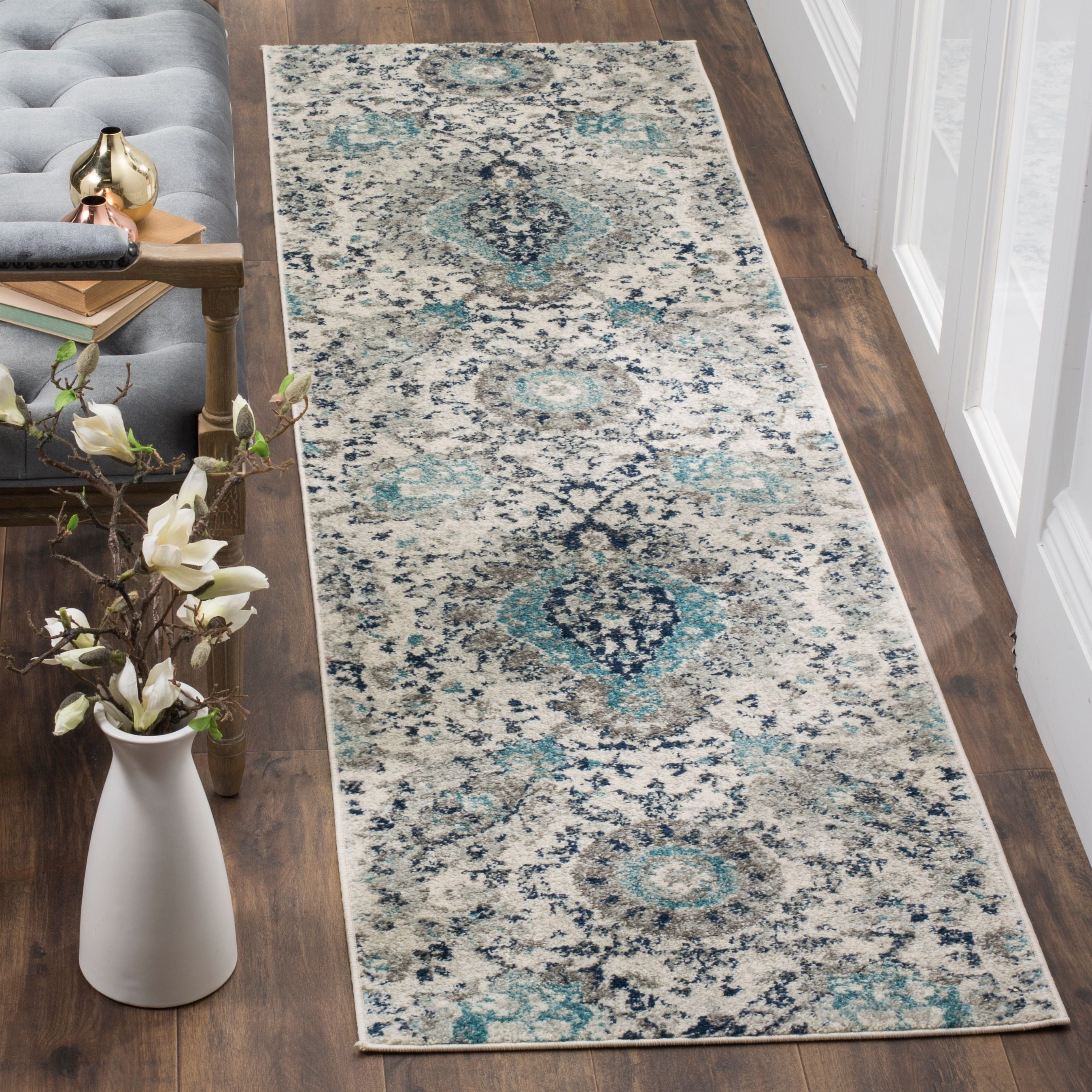 Elegant Madison 2'3" x 6' Runner Rug in Cream and Light Grey