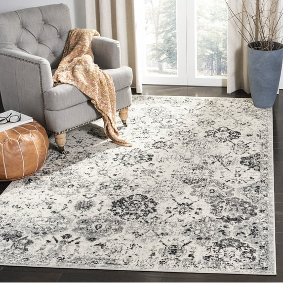 SAFAVIEH Square Rug 3' - Madison Collection - Transitional Modern Design, Silver & Grey, Non-Shedding & Easy Cleaning, Ideal for Living Room, Bedroom, Dining Space (MAD611G)
