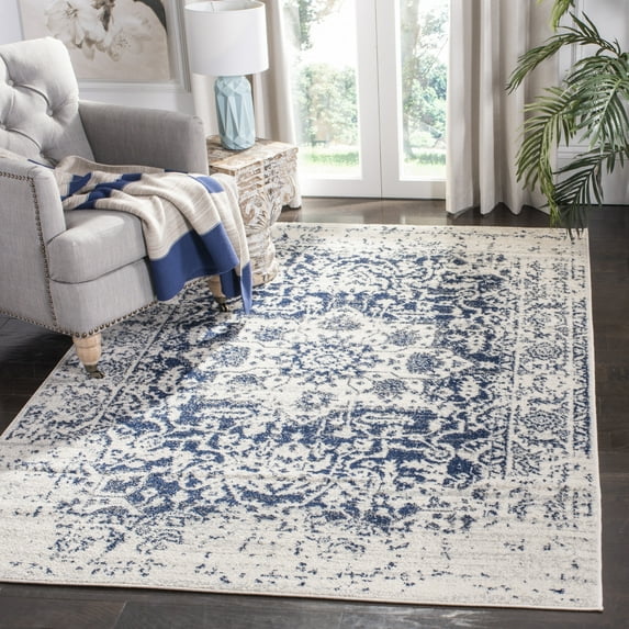 SAFAVIEH Madison Katina Traditional Area Rug, Cream/Navy, 5' x 5' Square - Traditional Design, Cream & Navy, Non-Shedding & Easy Cleaning, Ideal for Living Room, Bedroom, Dining Space