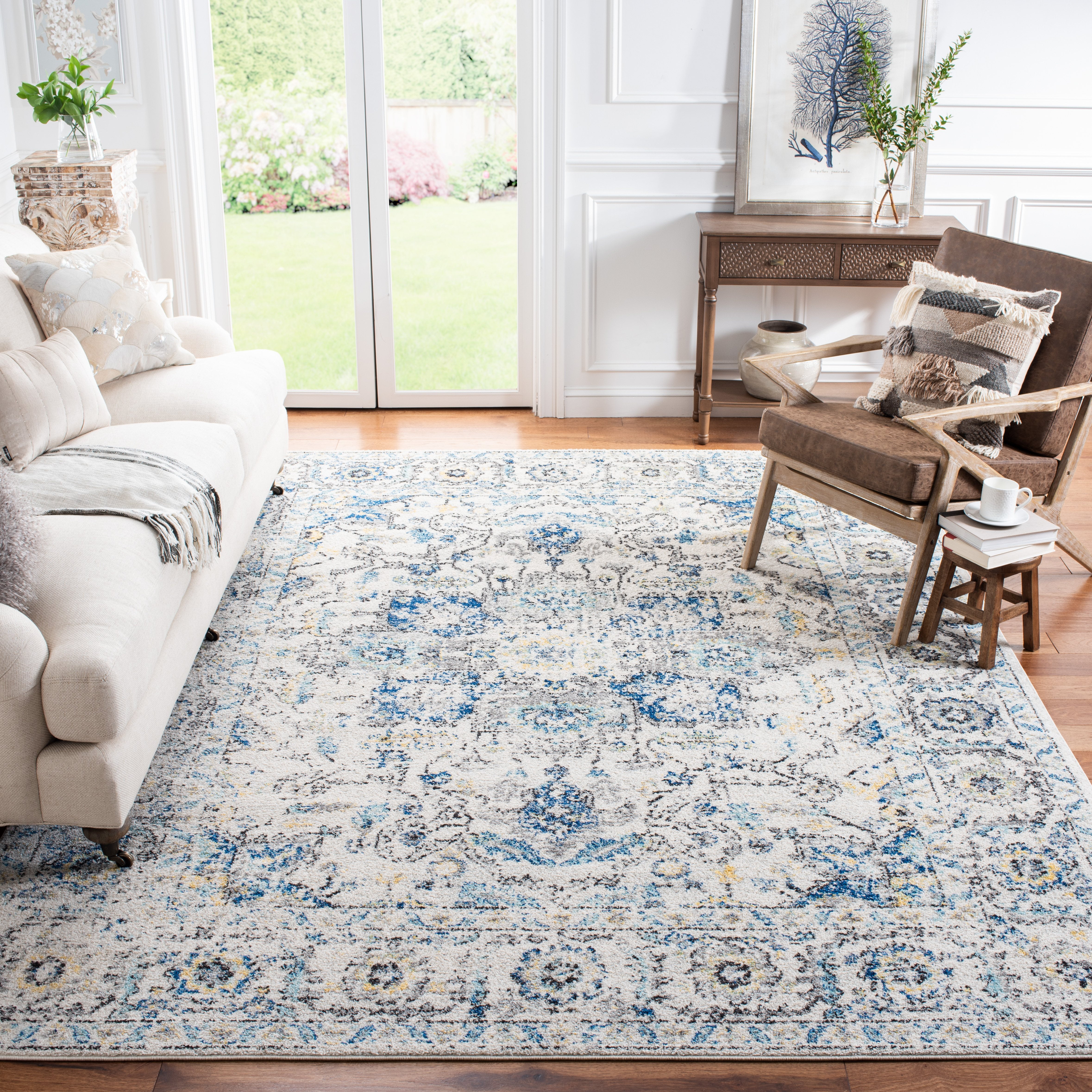 SAFAVIEH Madison Katina Traditional Area Rug, Grey/Ivory, 10' x 10' Square - Large - Traditional Design, Grey & Ivory, Non-Shedding & Easy Cleaning, Ideal for Living Room, Bedroom, Dining Space
