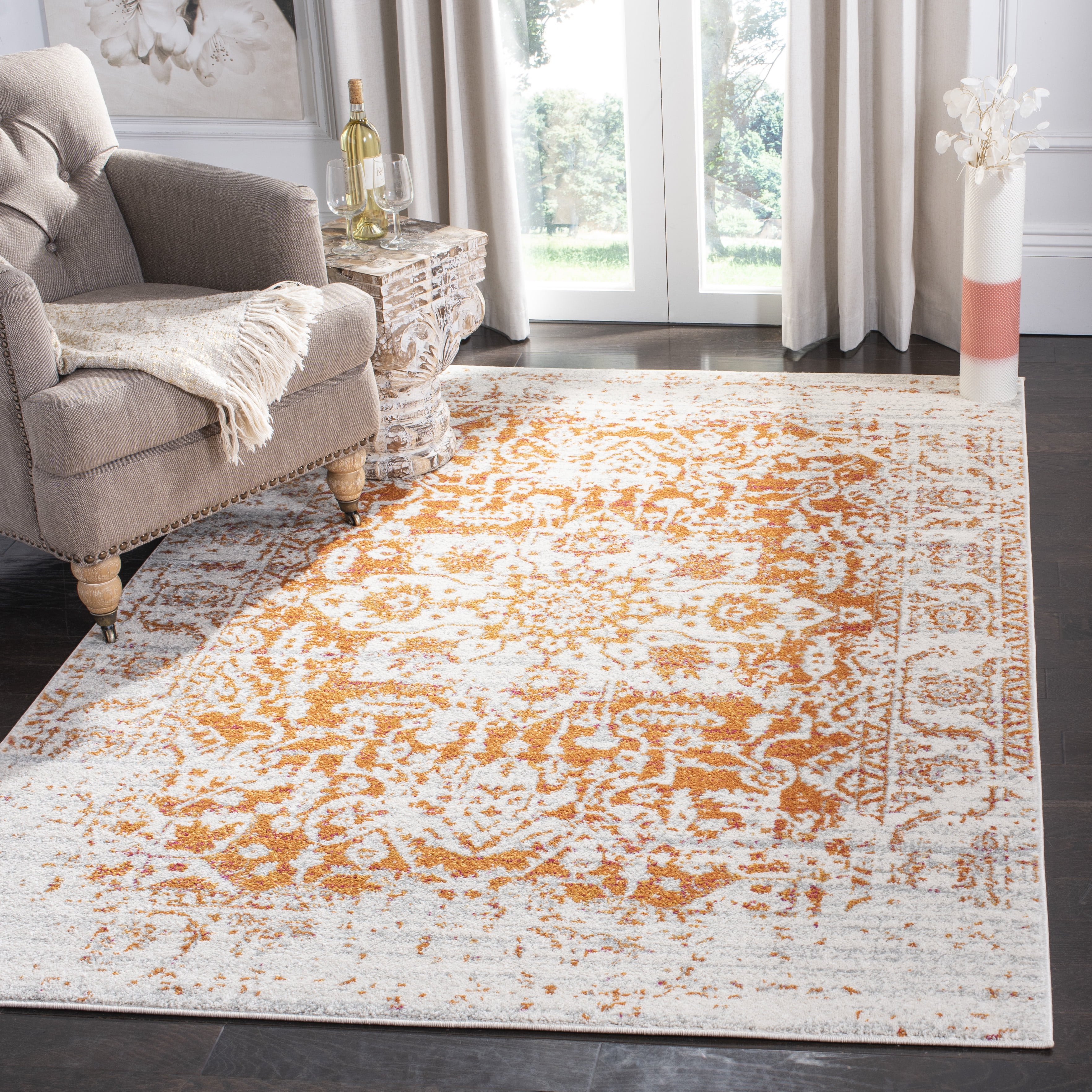 SAFAVIEH Madison Katina Traditional Area Rug, Orange/Ivory, 6'7" x 9'2" - Traditional Design, Orange & Ivory, Non-Shedding & Easy Cleaning, Ideal for Living Room, Bedroom, Dining Space