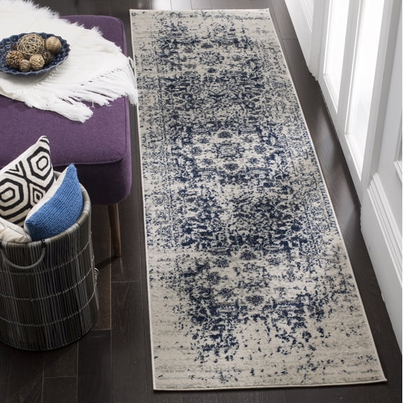 SAFAVIEH Madison Katina Traditional Runner Rug, Cream/Navy, 2'3" x 22' - Traditional Design, Cream & Navy, Non-Shedding & Easy Cleaning, Ideal for Living Room, Bedroom, Dining Space, Entryway, Hallwa