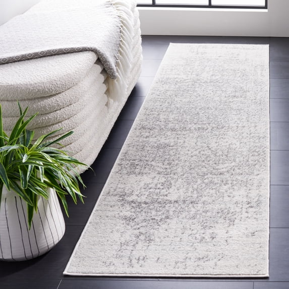 SAFAVIEH Madison Katina Traditional Runner Rug, Silver/Ivory, 2'3" x 14' - Traditional Design, Silver & Ivory, Non-Shedding & Easy Cleaning, Ideal for Living Room, Bedroom, Dining Space, Entryway, Ha