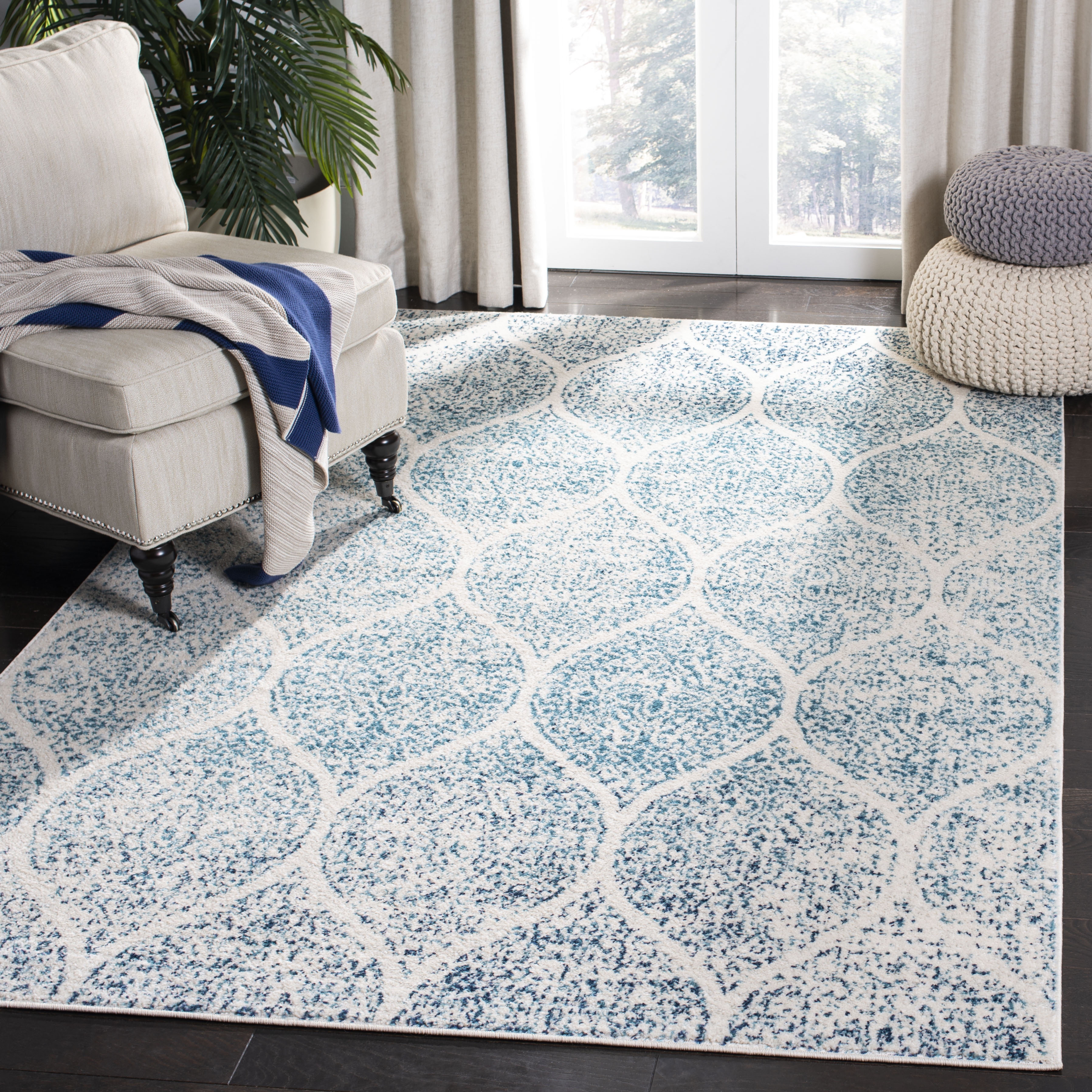 Elegant Cream/Turquoise 5' Square Synthetic Easy-Care Area Rug