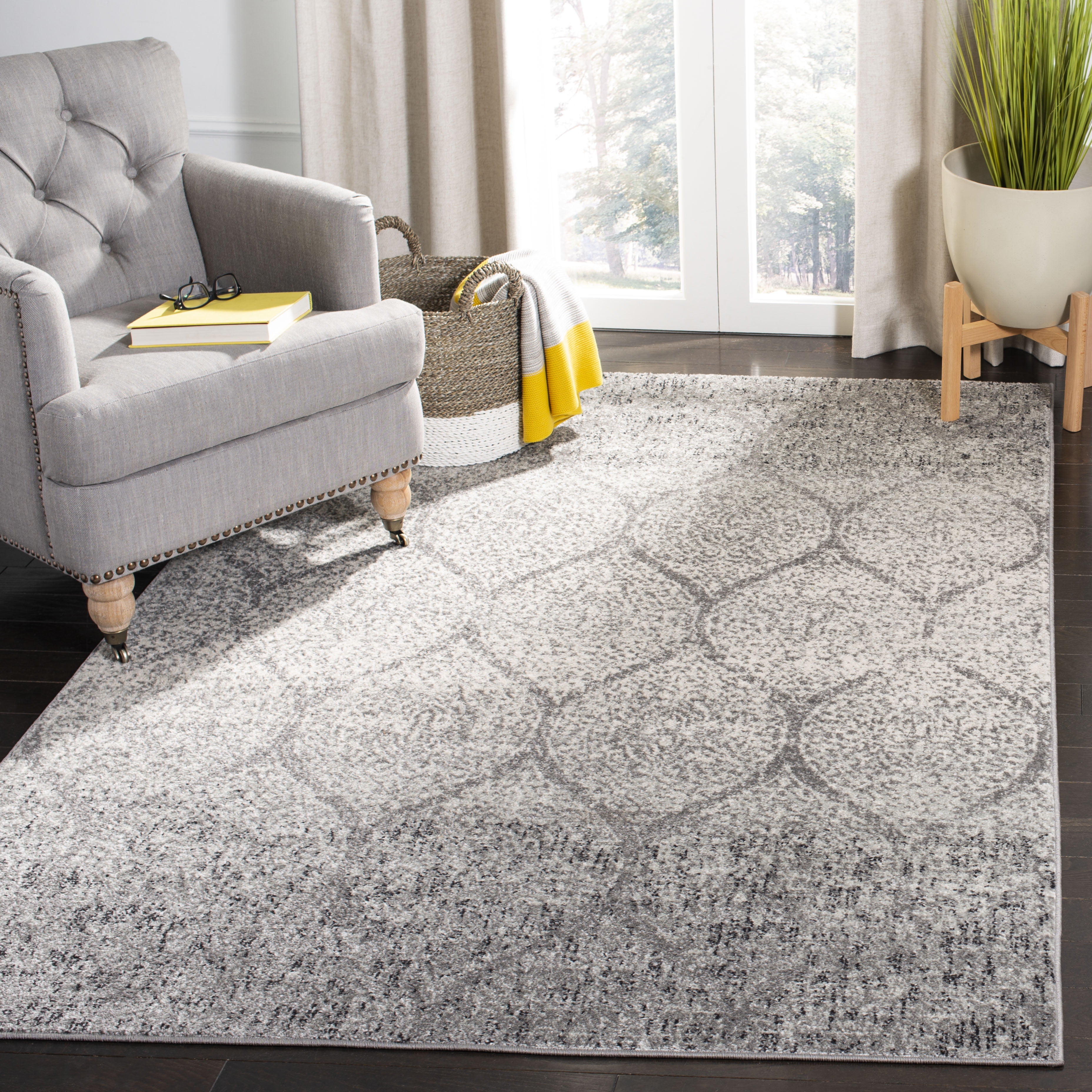 Elegant Gray & Ivory Synthetic 4' x 6' Hand-Knotted Area Rug