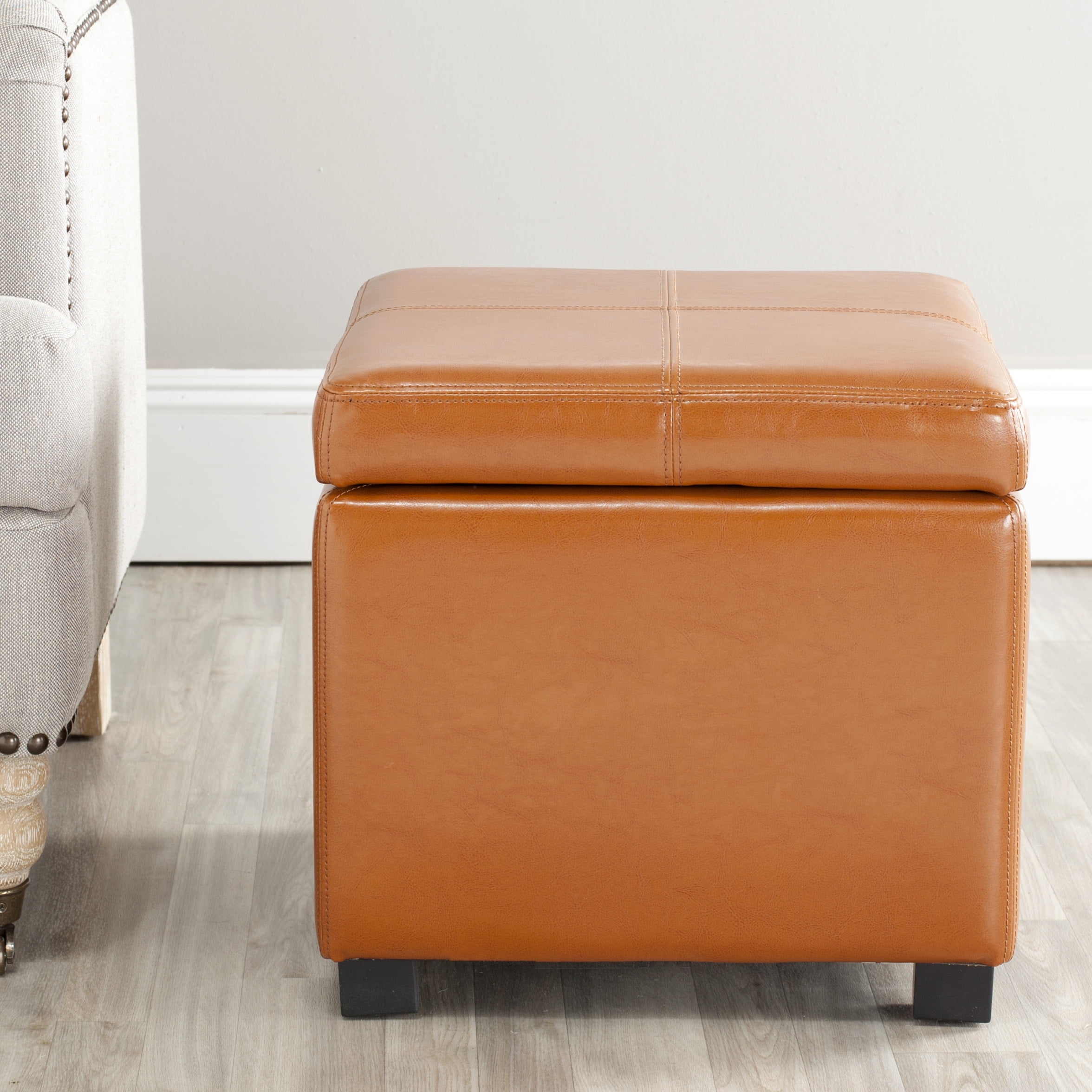 SAFAVIEH Madison Rustic Solid Flip Top Square Storage Ottoman