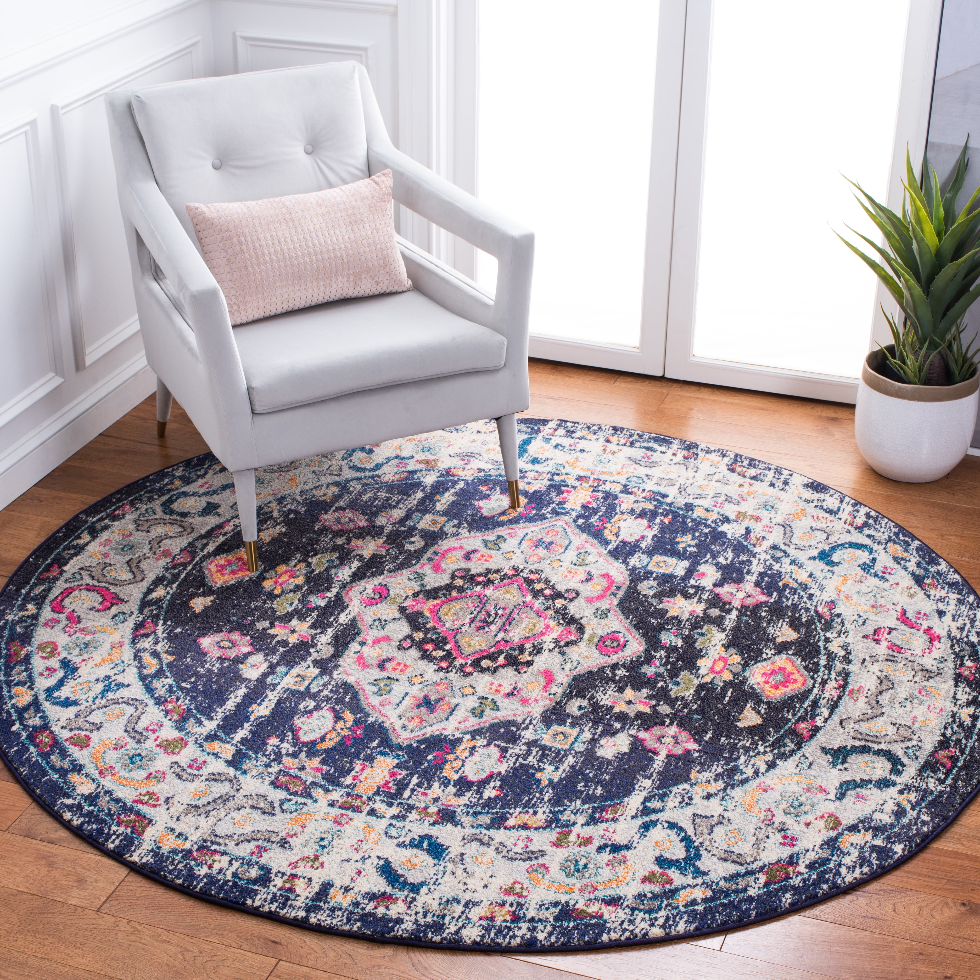 SAFAVIEH Madison Trenton Vintage Traditional Area Rug, Navy/Ivory, 6'7" x 6'7" Round