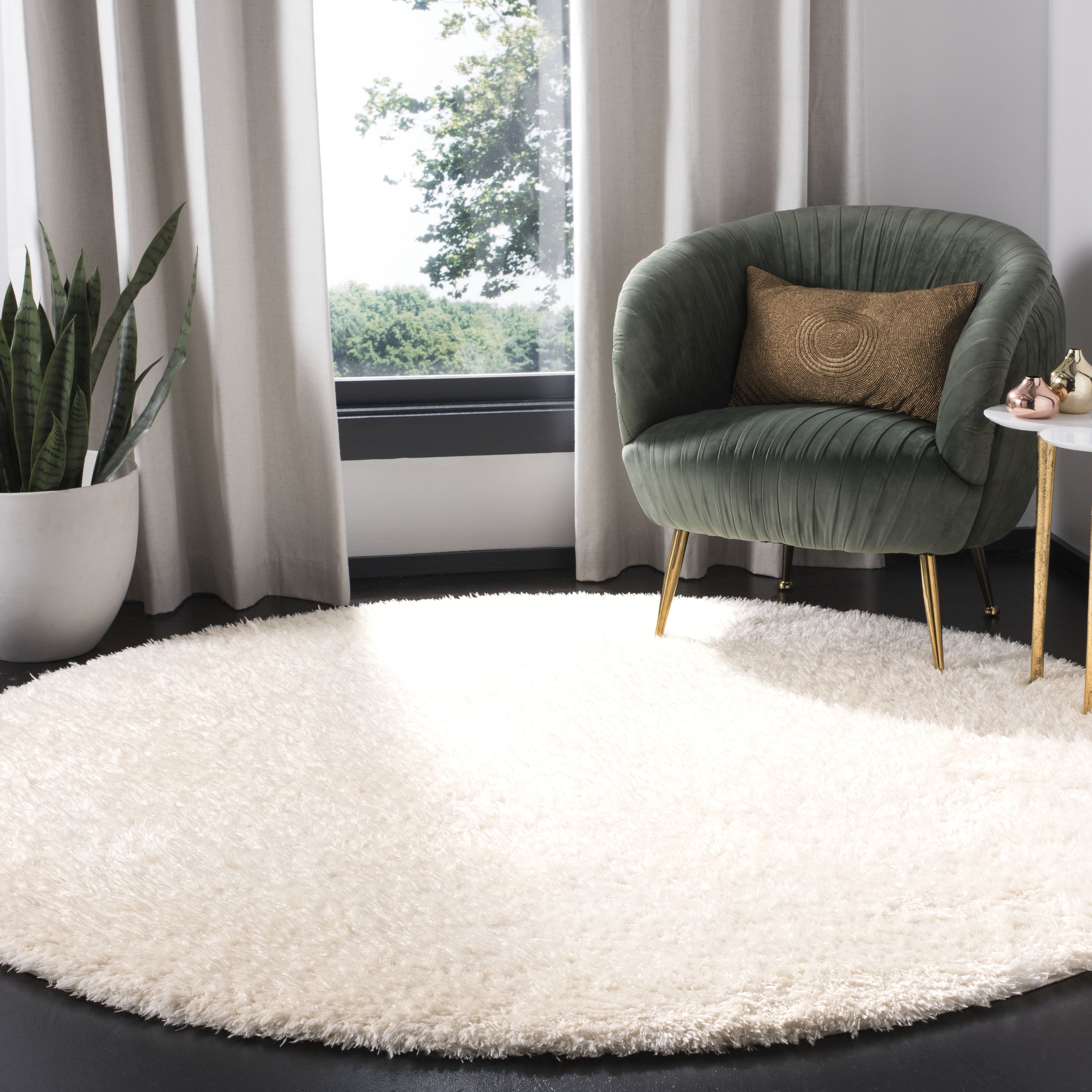 SAFAVIEH Madrid Miah Solid Plush Polyester Shag Area Rug, Ivory, 6'7" x 6'7" Round