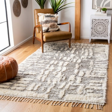SAFAVIEH Manhattan Plaid Abstract Distressed Area Rug, Ivory/Grey, 5' x 8'