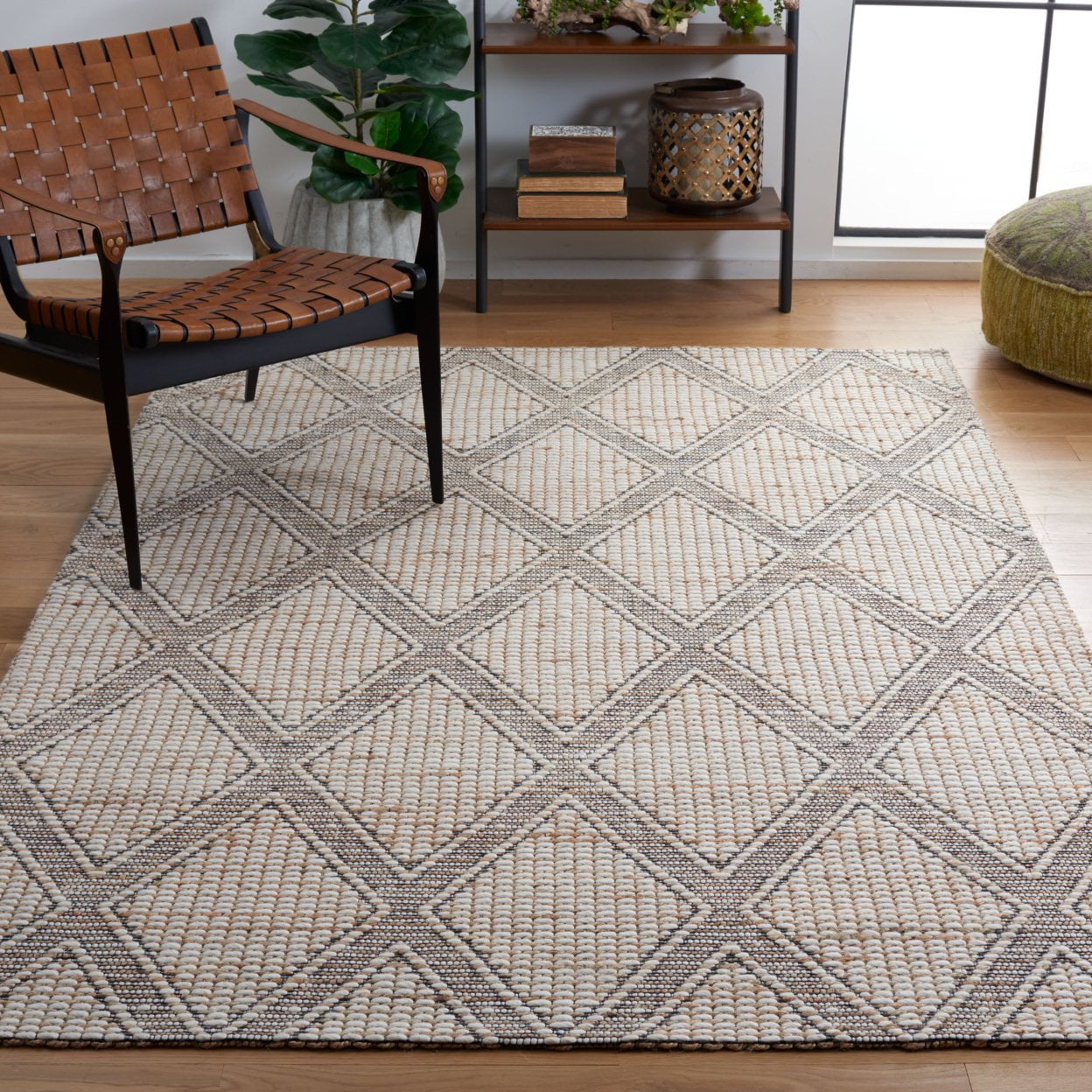SAFAVIEH Marbella Baxter Diamond Area Rug, Natural/Ivory, 4' x 6'