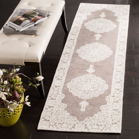 SAFAVIEH Marbella Beatrice Traditional Runner Rug, Light Grey/Ivory, 2'3" x 6'