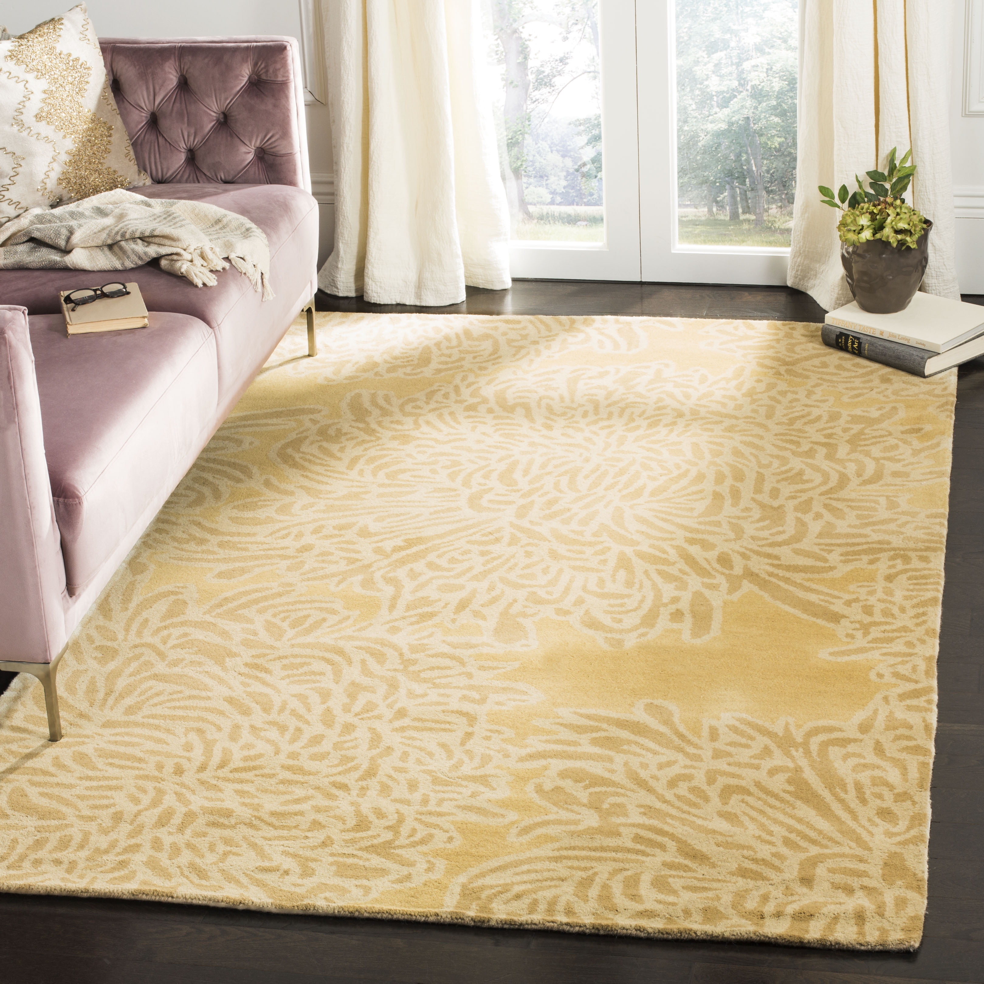 SAFAVIEH Martha Stewart Chrysanthemum Floral Wool Area Rug, Malted, 5' x 8'