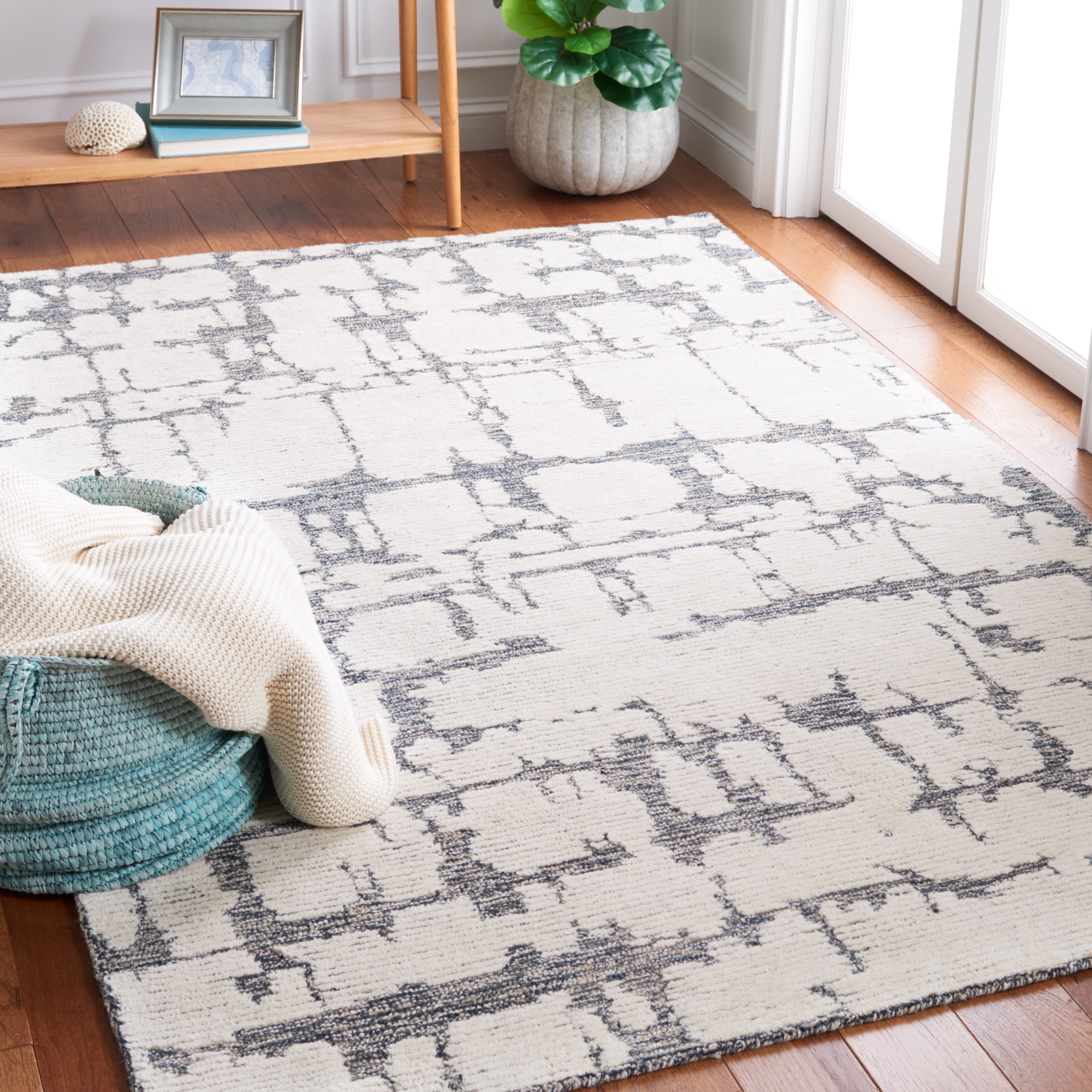 Safavieh Martha Stewart Fleur Distressed Area Rug, Charcoal/Ivory, 8' x 10'