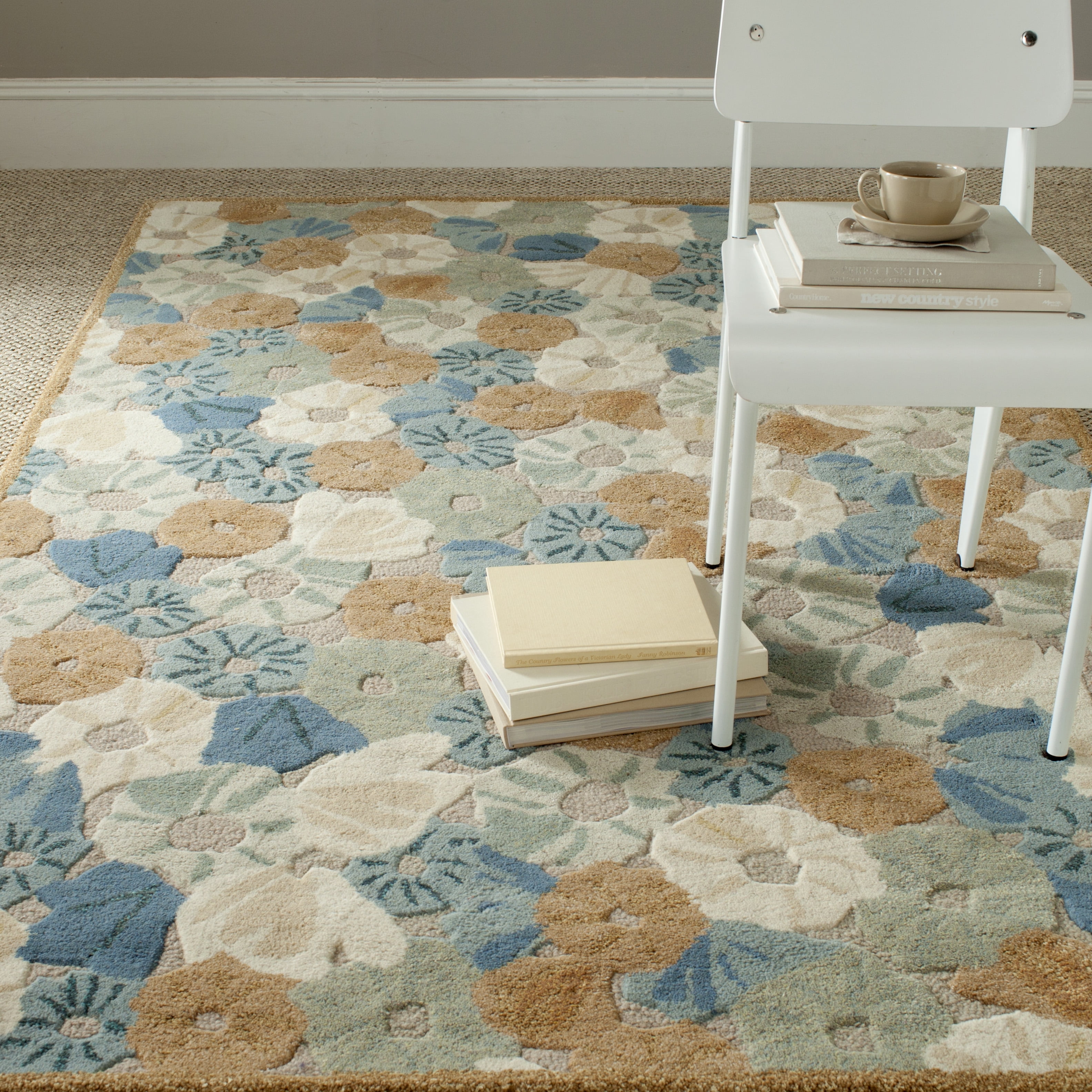 SAFAVIEH Martha Stewart Poppy Field Floral Area Rug, Cornucopia Beige, 4' x 6'