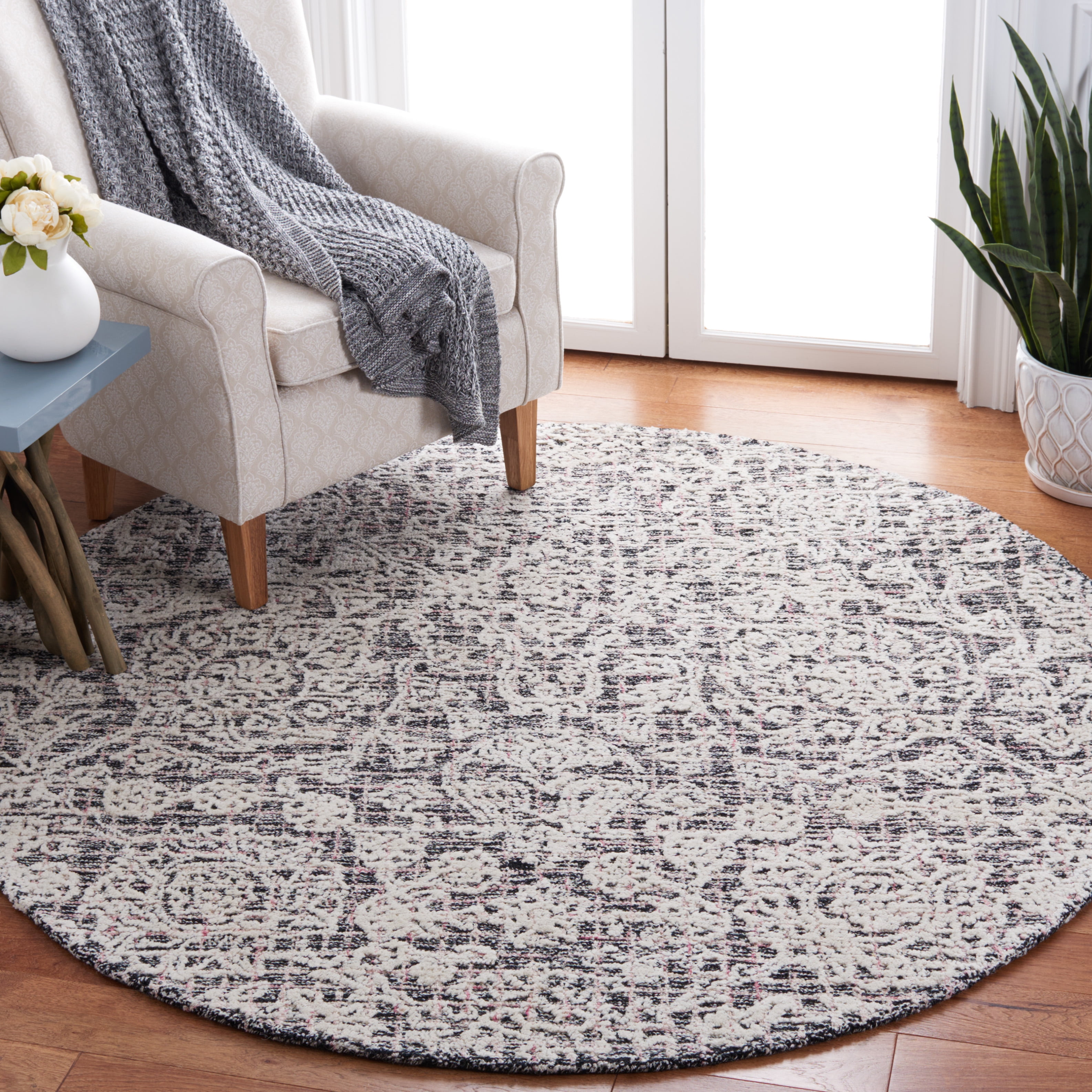 Safavieh Metro Aideen Distressed Area Rug, Black/Ivory, 6' x 6' Round