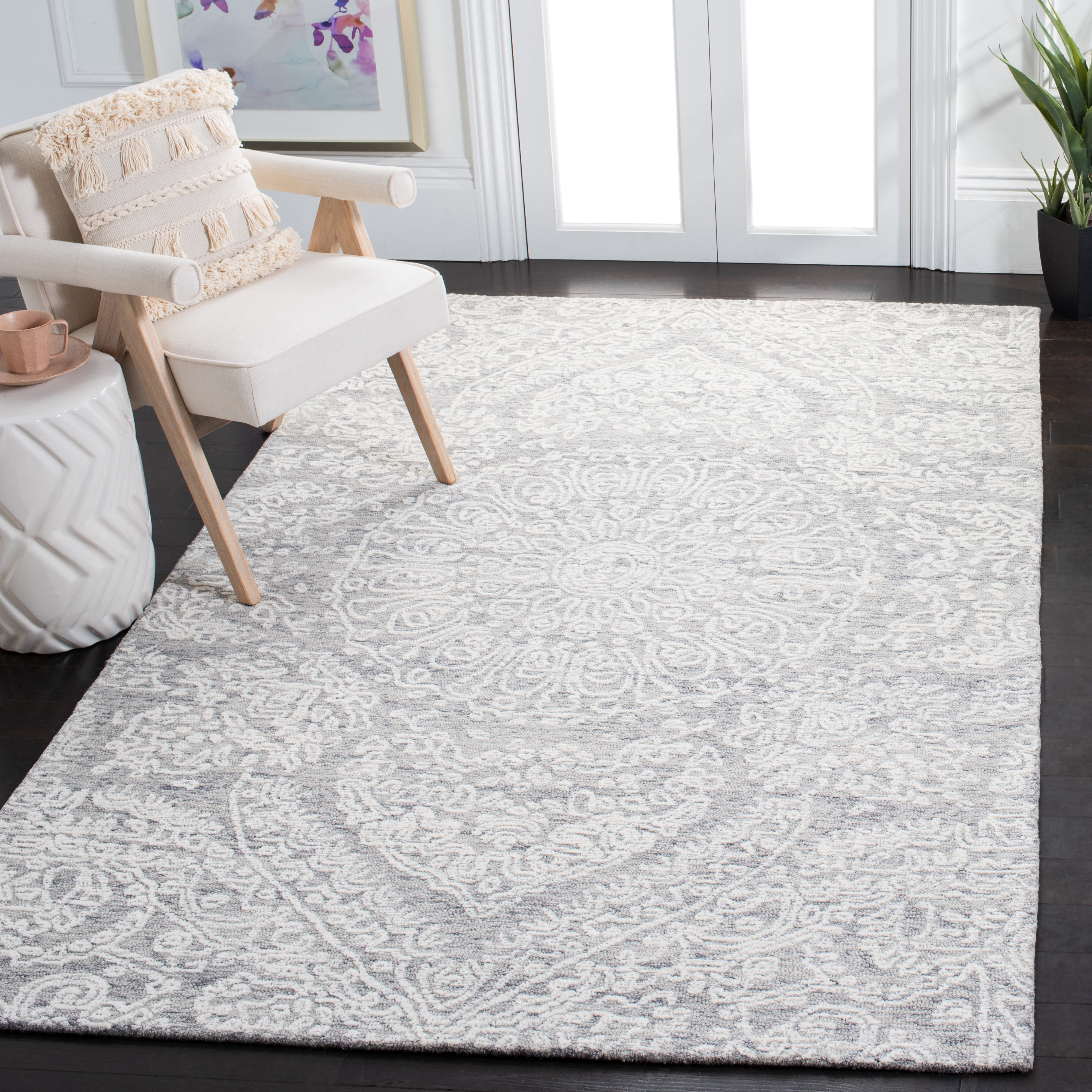 Safavieh Metro Alaois Medallion Area Rug, Gray/Ivory, 4' x 6'