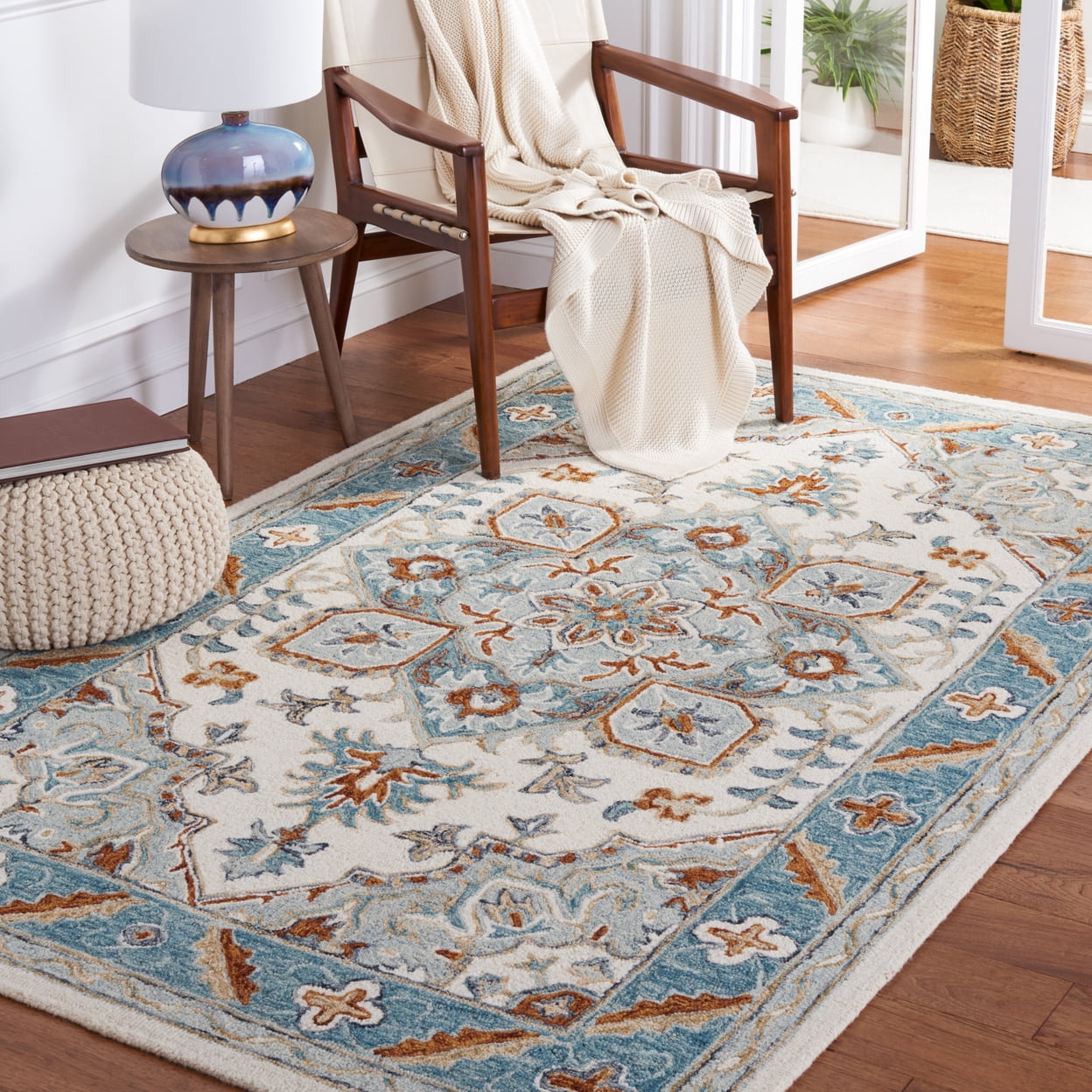 Ivory and Blue Hand-Tufted Wool Rectangular Area Rug