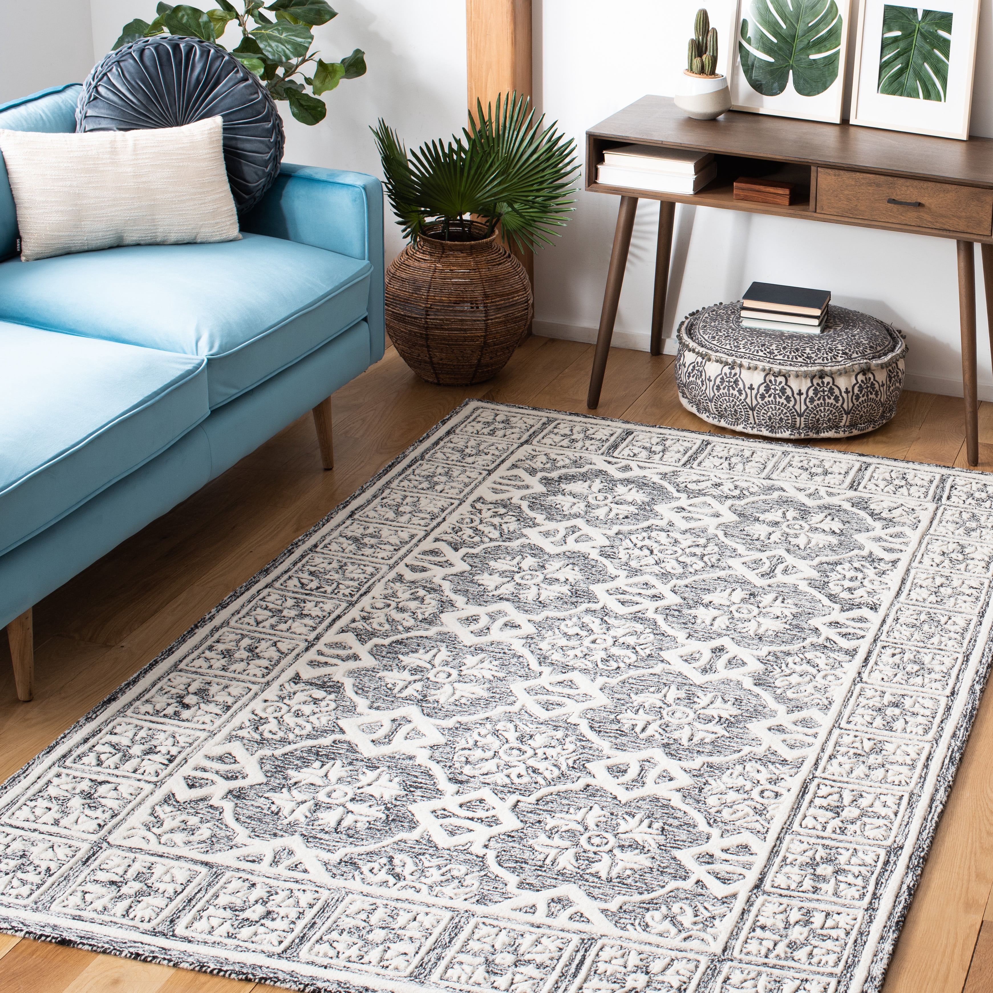 Safavieh Metro Donella Medallion Area Rug, Black/Ivory, 4' x 6'