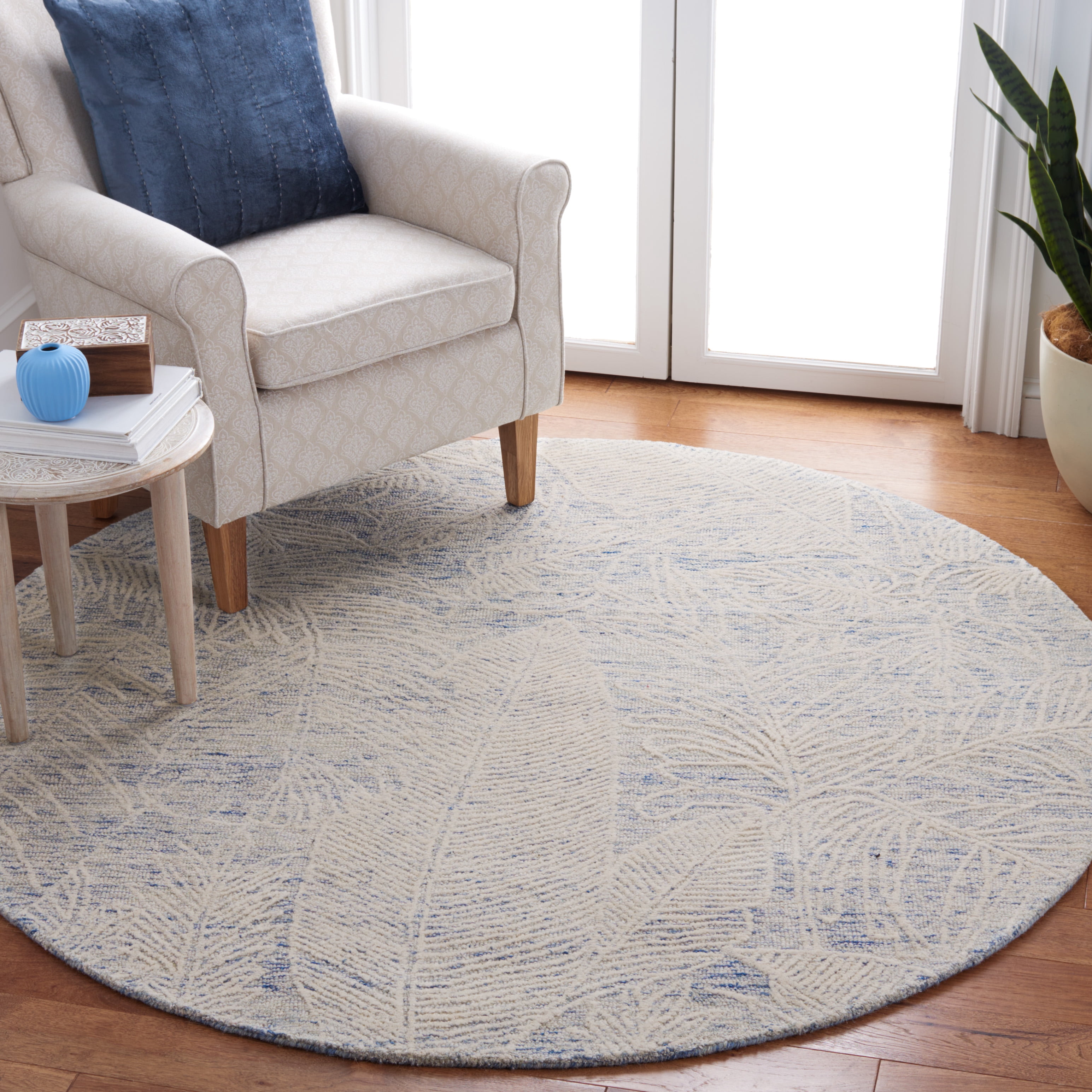 Safavieh Metro Hartley Leaves Area Rug, Blue/Ivory, 6' x 6' Round
