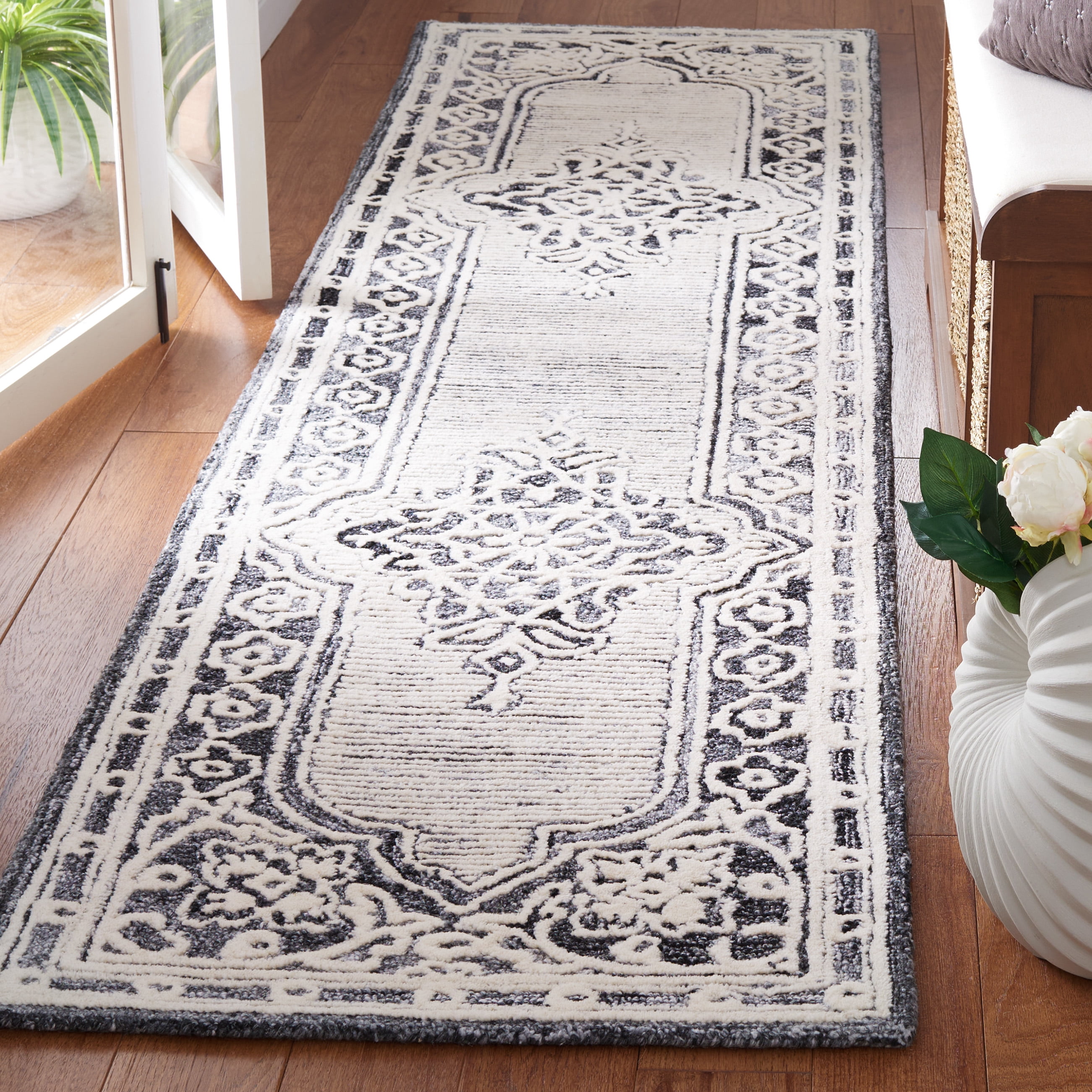 Safavieh Metro Helena Medallion Runner Rug, Gray/Ivory, 2'3" x 9'