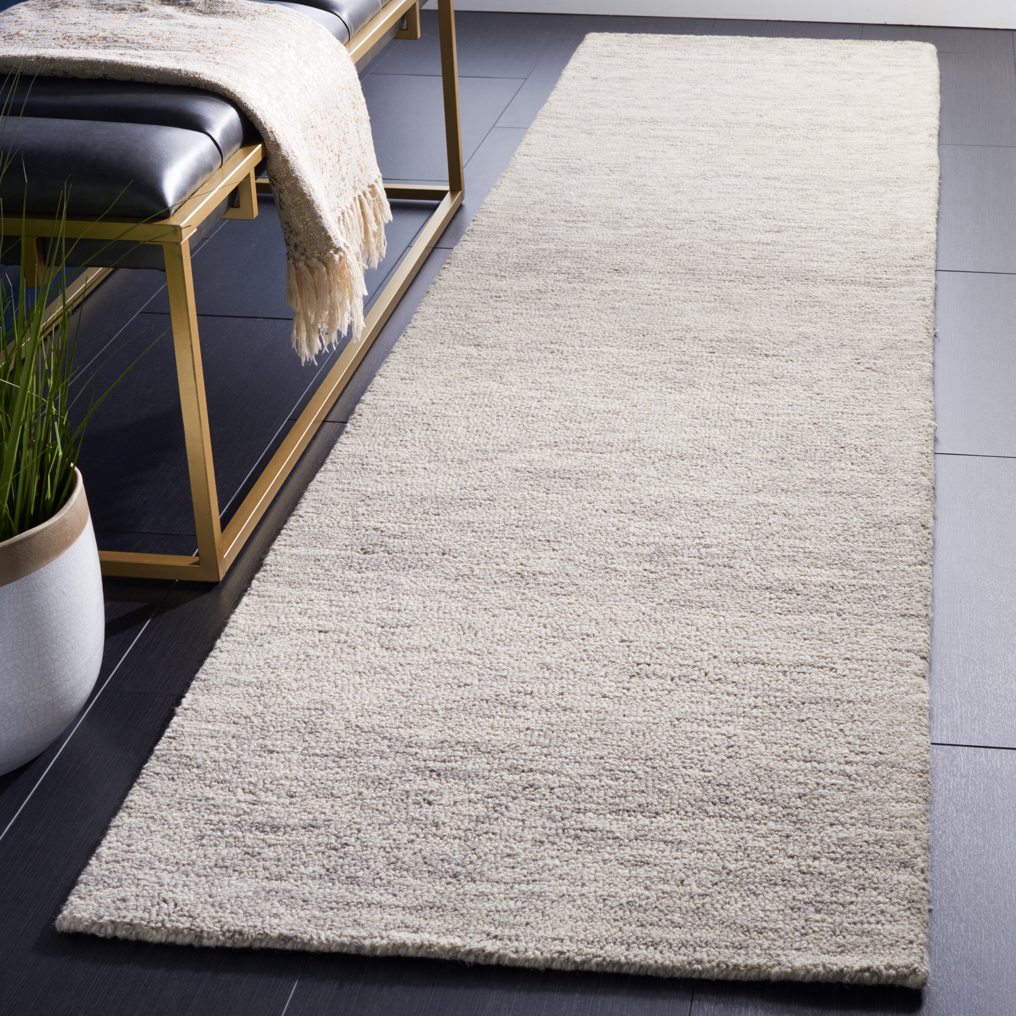 Safavieh Metro Jaymes Distressed Runner Rug, Sage/Ivory, 2'3" x 9'