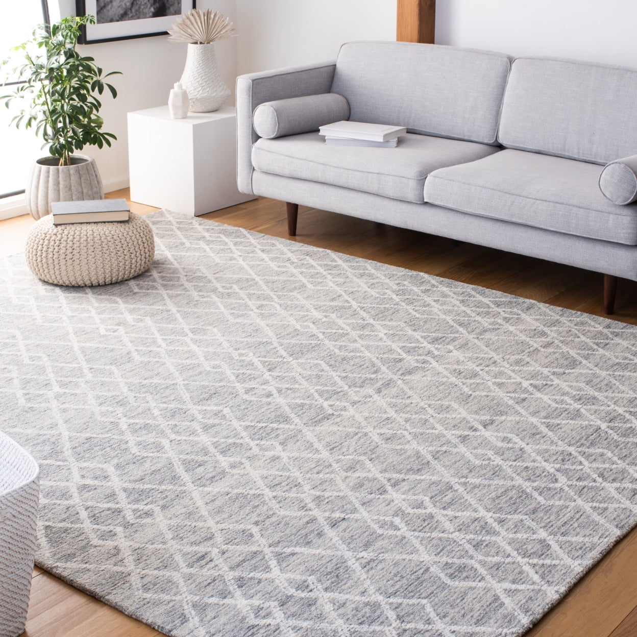 SAFAVIEH Metro Jenny Diamond Area Rug, Grey/Ivory, 5' x 8'