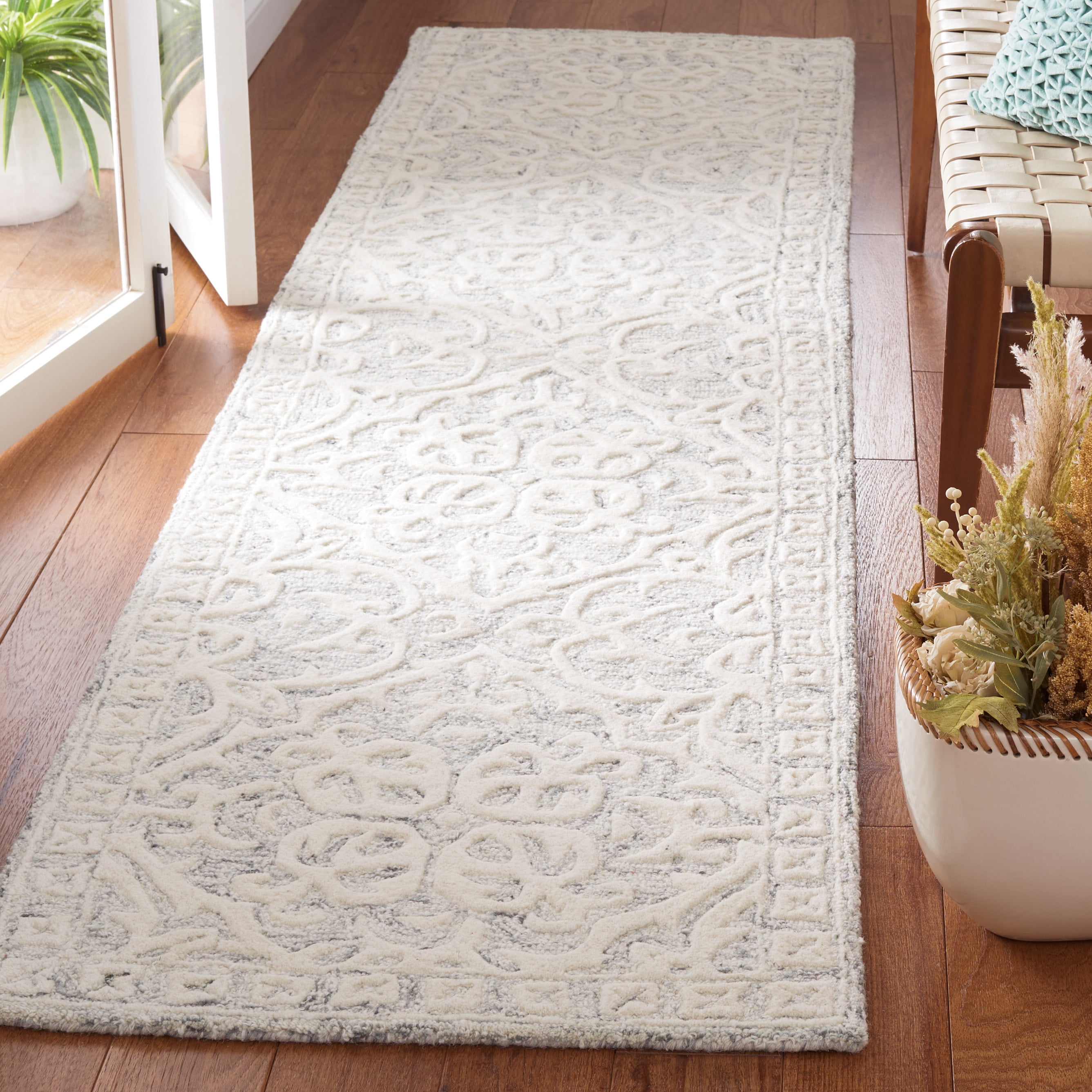 Safavieh Metro Joshua Medallion Runner Rug, Silver/Ivory, 2'3" x 9'