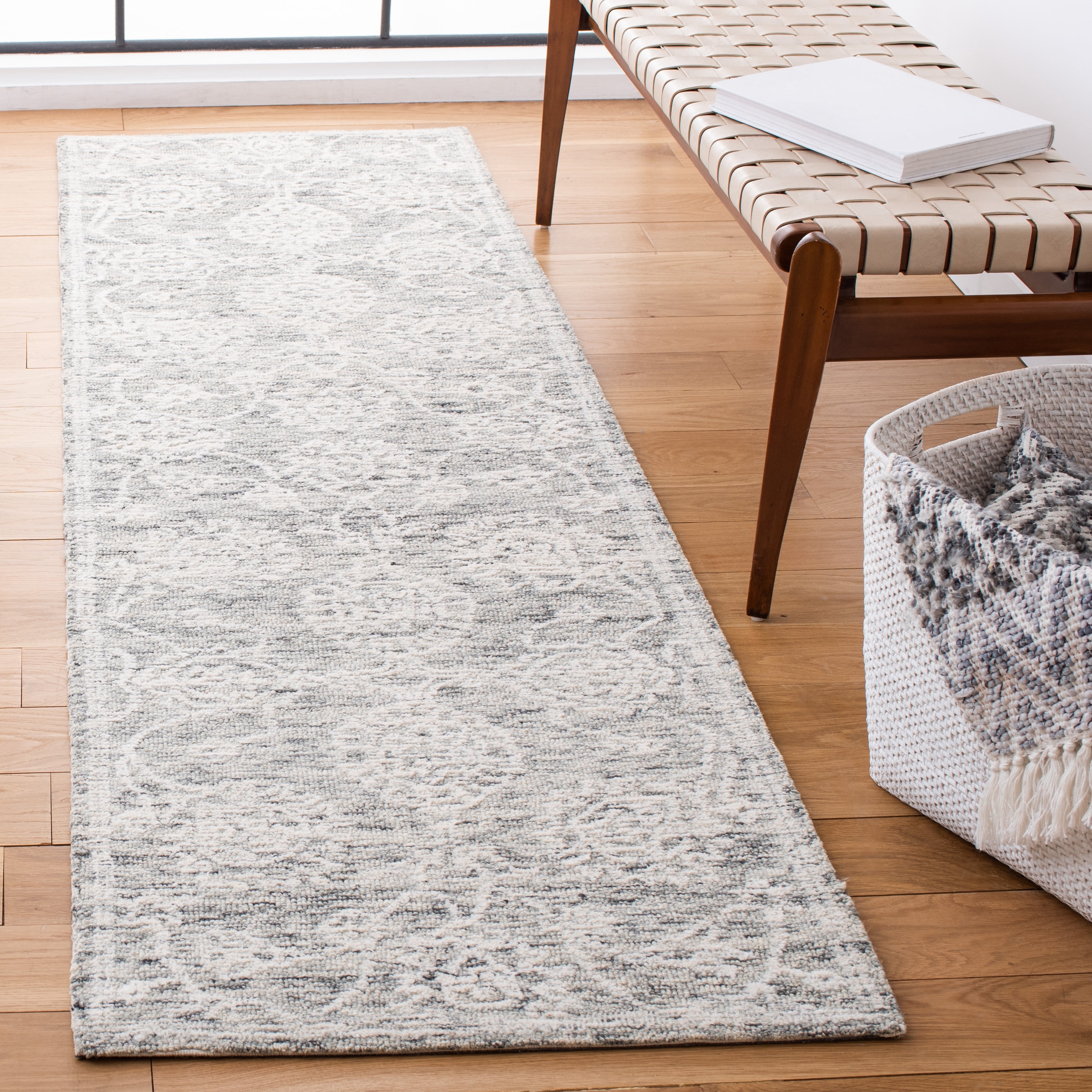 Safavieh Metro Josiah Medallion Runner Rug, Natural/Gray, 2'3" x 8'