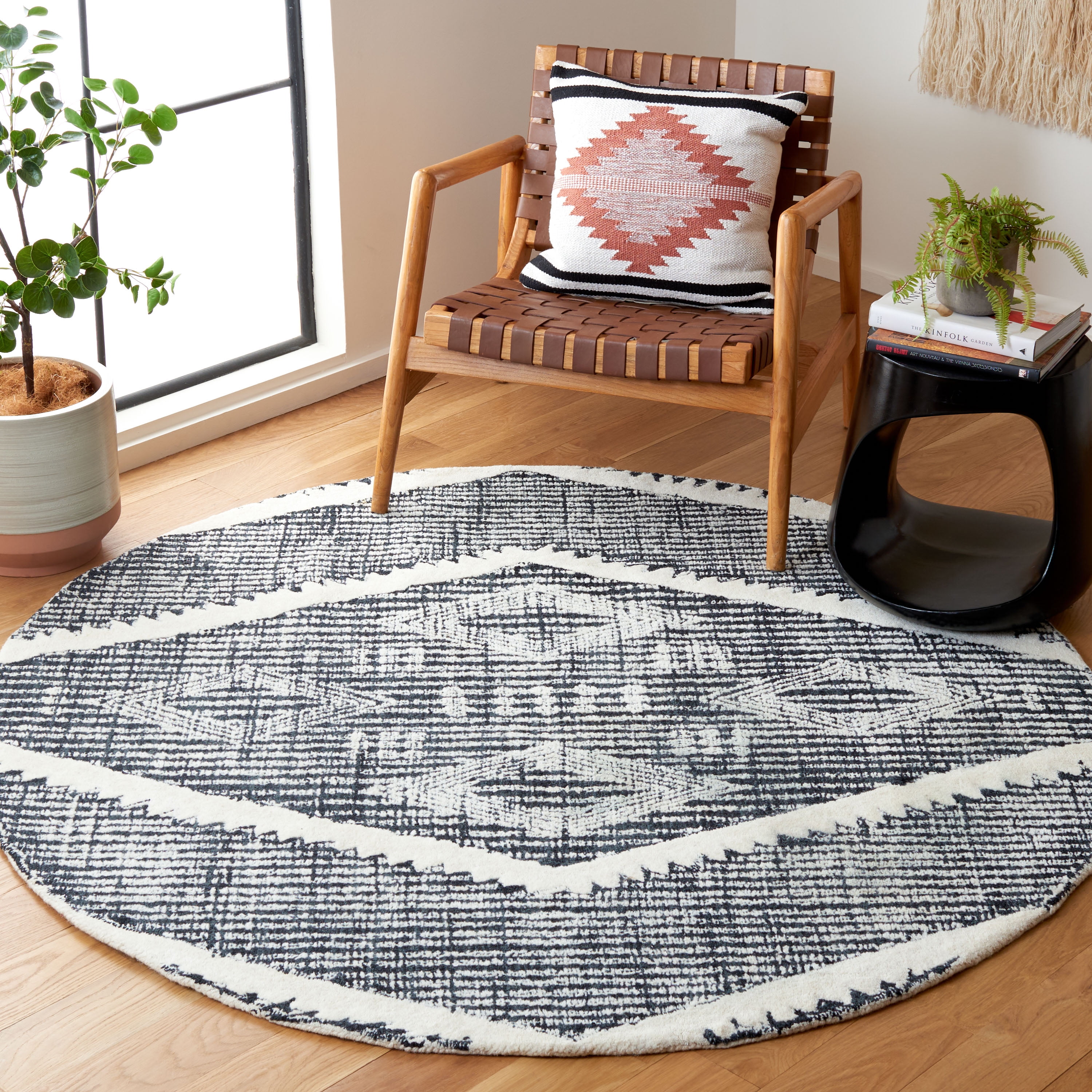 Safavieh Metro Kelsey Diamond Area Rug, Black/Ivory, 6' x 6' Round