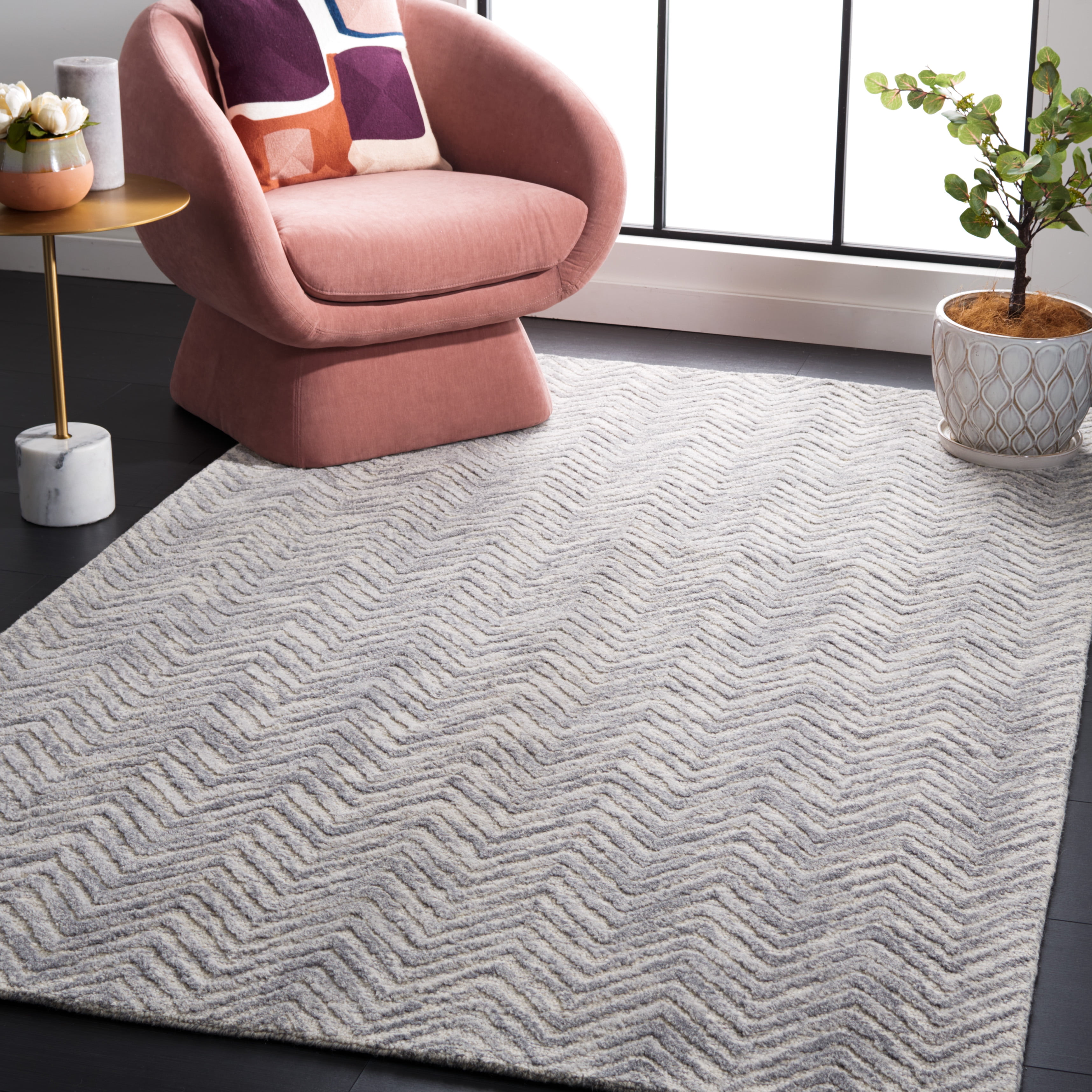 Safavieh Metro Lucina Wavy Striped Area Rug, Silver, 3' x 5'